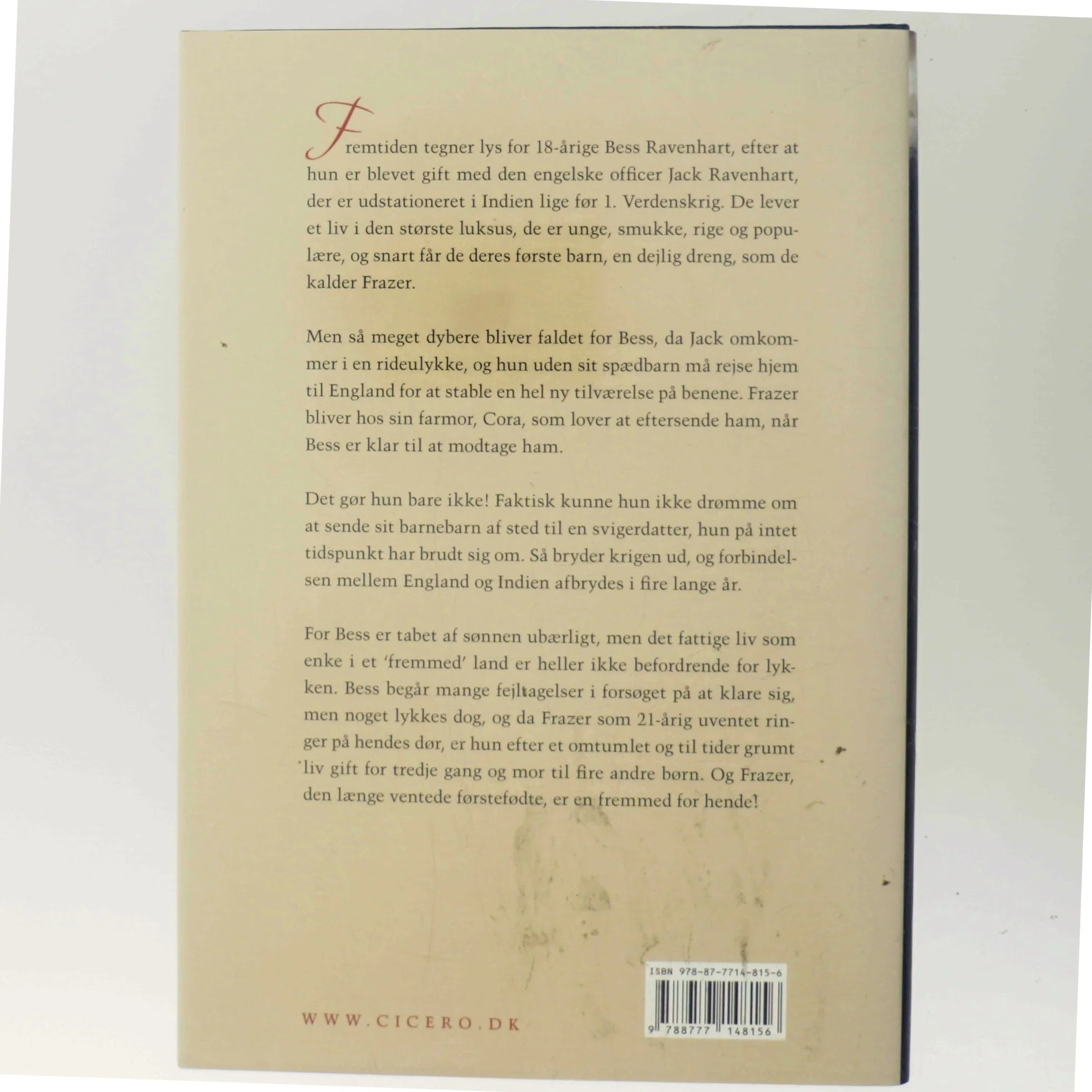 Fodtrin i mørke af Judith Lennox (Bog)