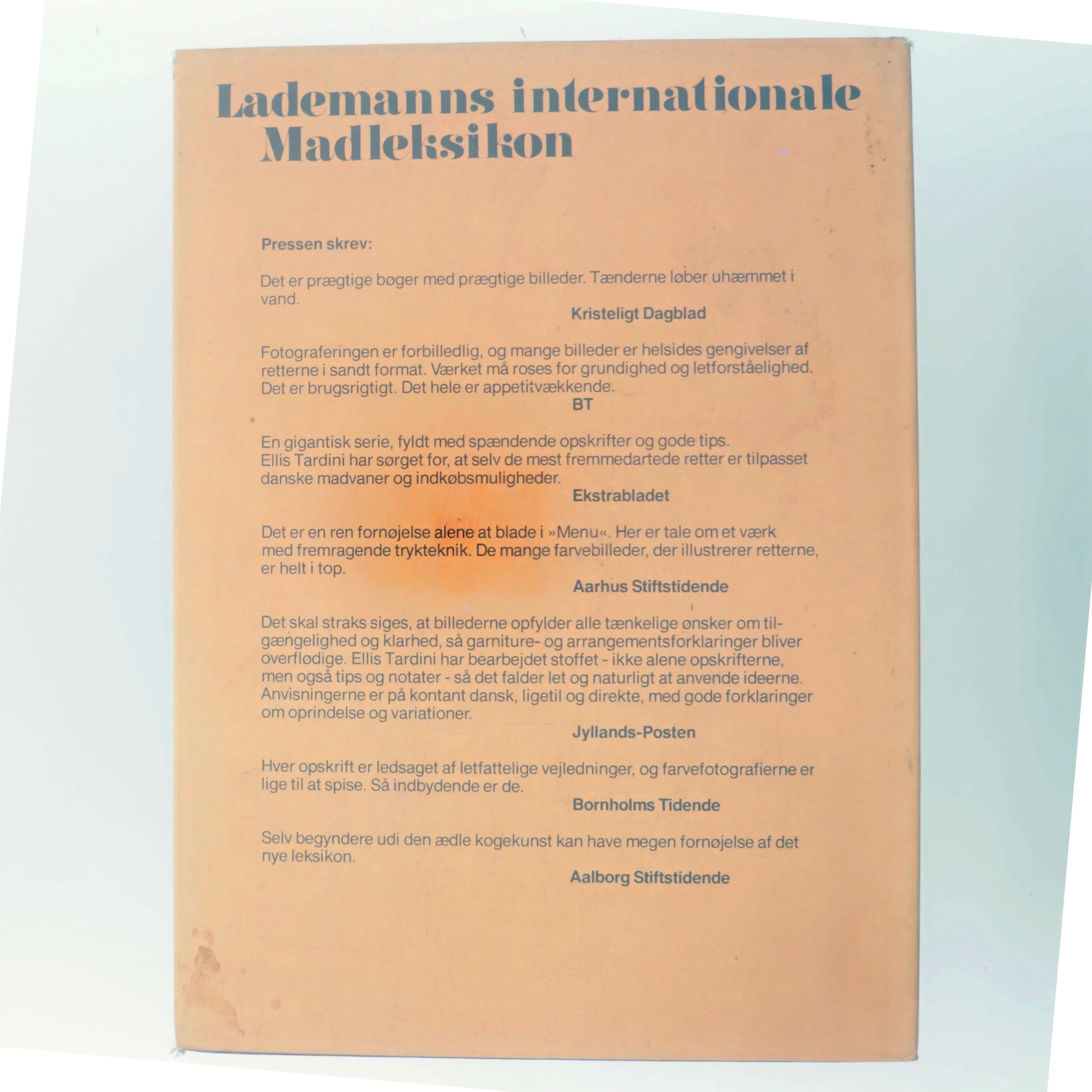 Kalv & Lam MENU Internationalt Madleksikon (Bog)