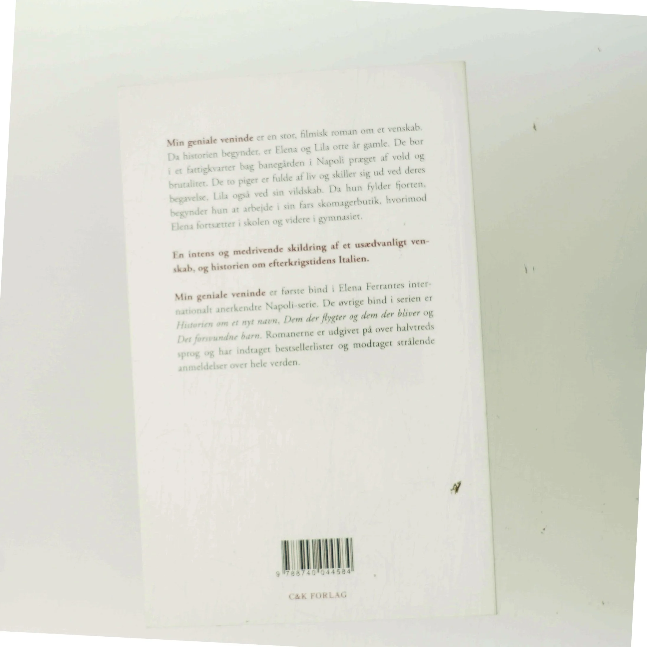 Min geniale veninde : barndom, tidlig ungdom af Elena Ferrante (Bog)