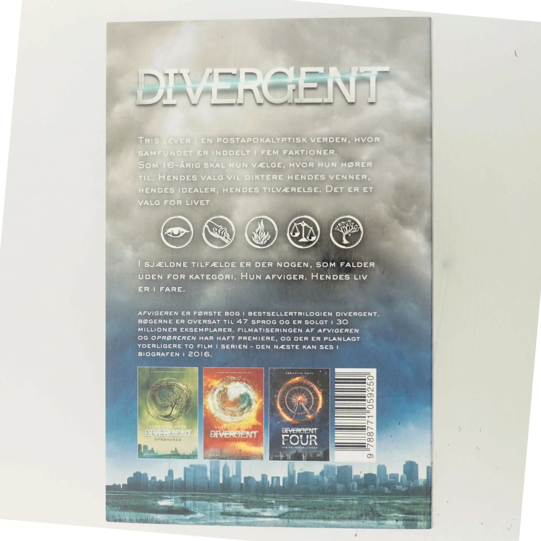 Divergent. Bind 1, Afvigeren af Veronica Roth (Bog)