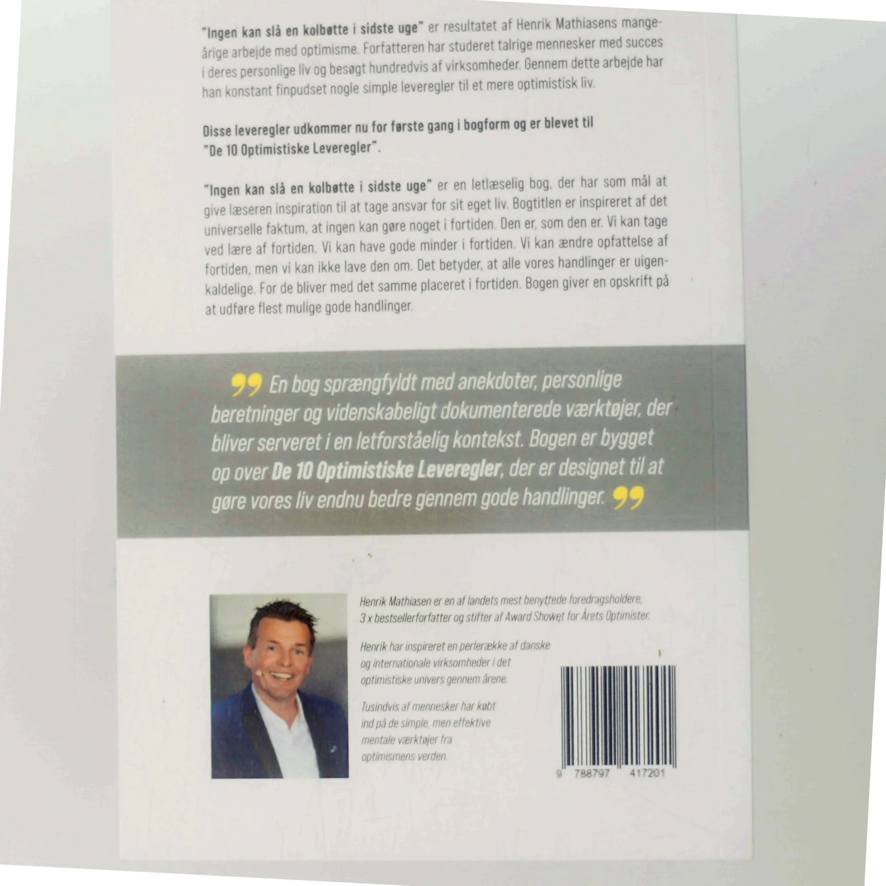 Ingen kan slå en kolbøtte i sidste uge af Henrik Mathiasen (f. 1974-04-09) (Bog)