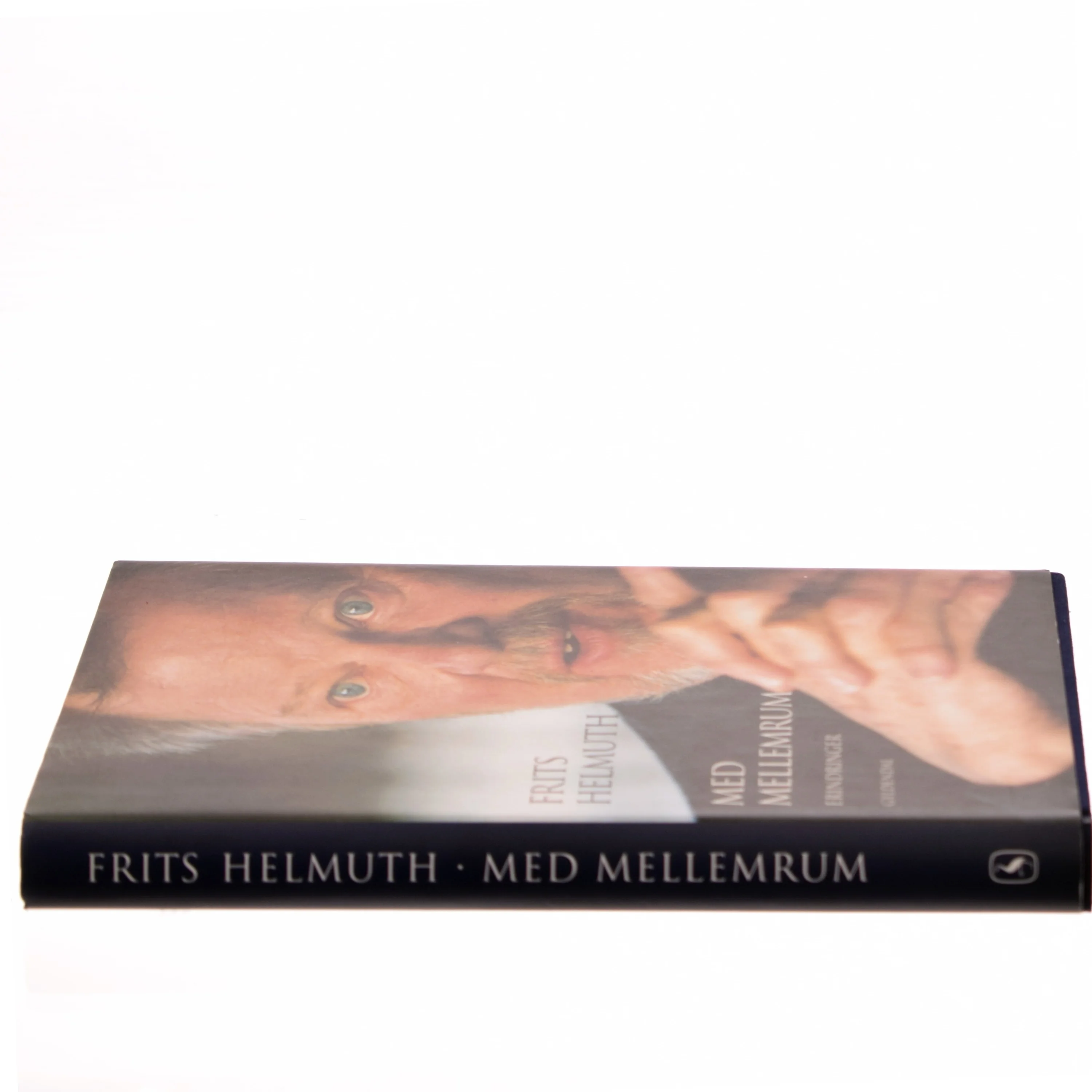 Med Mellemrum af Frits Helmuth (Bog)