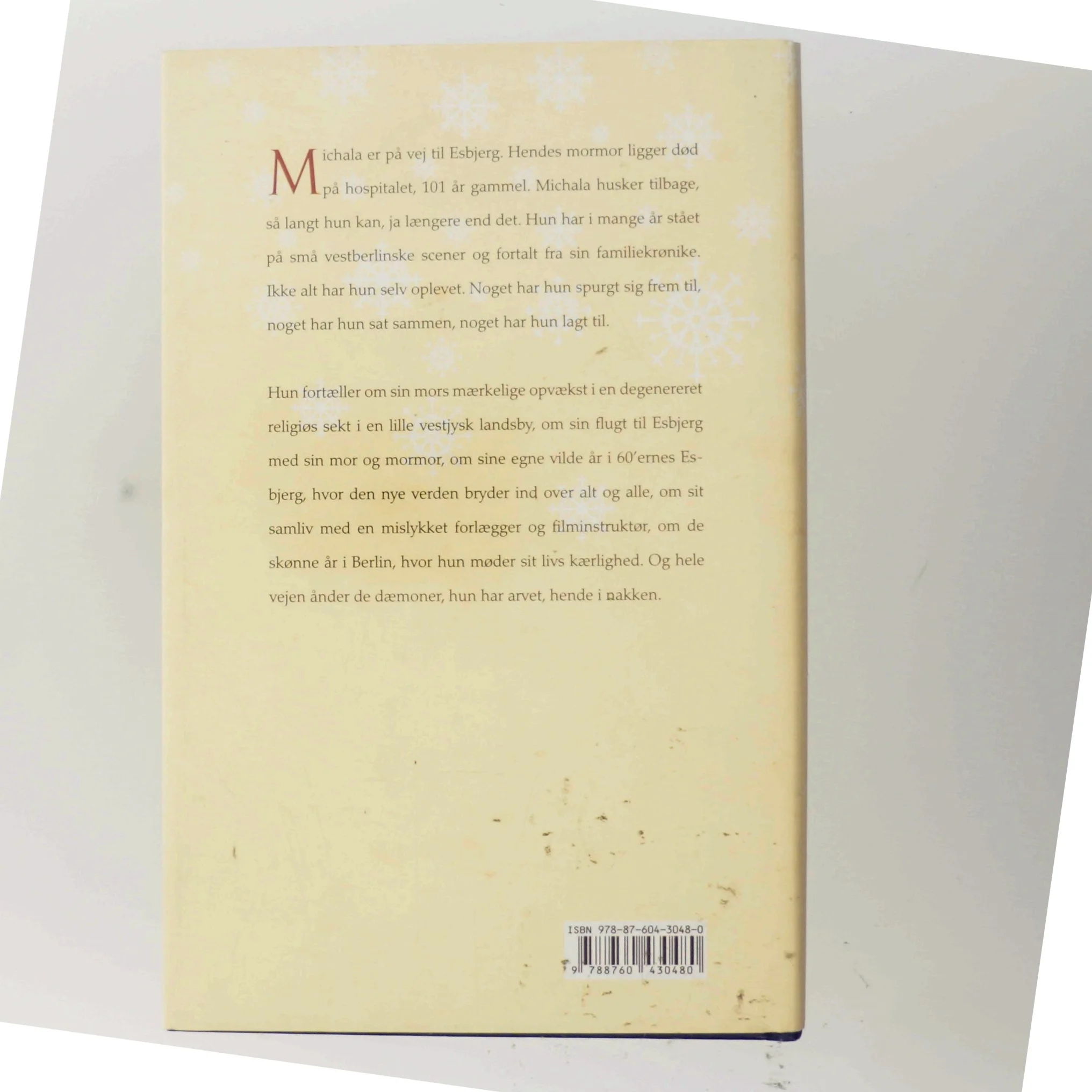 Sne på hendes ansigt af Thorstein Thomsen (f. 1950) (Bog)