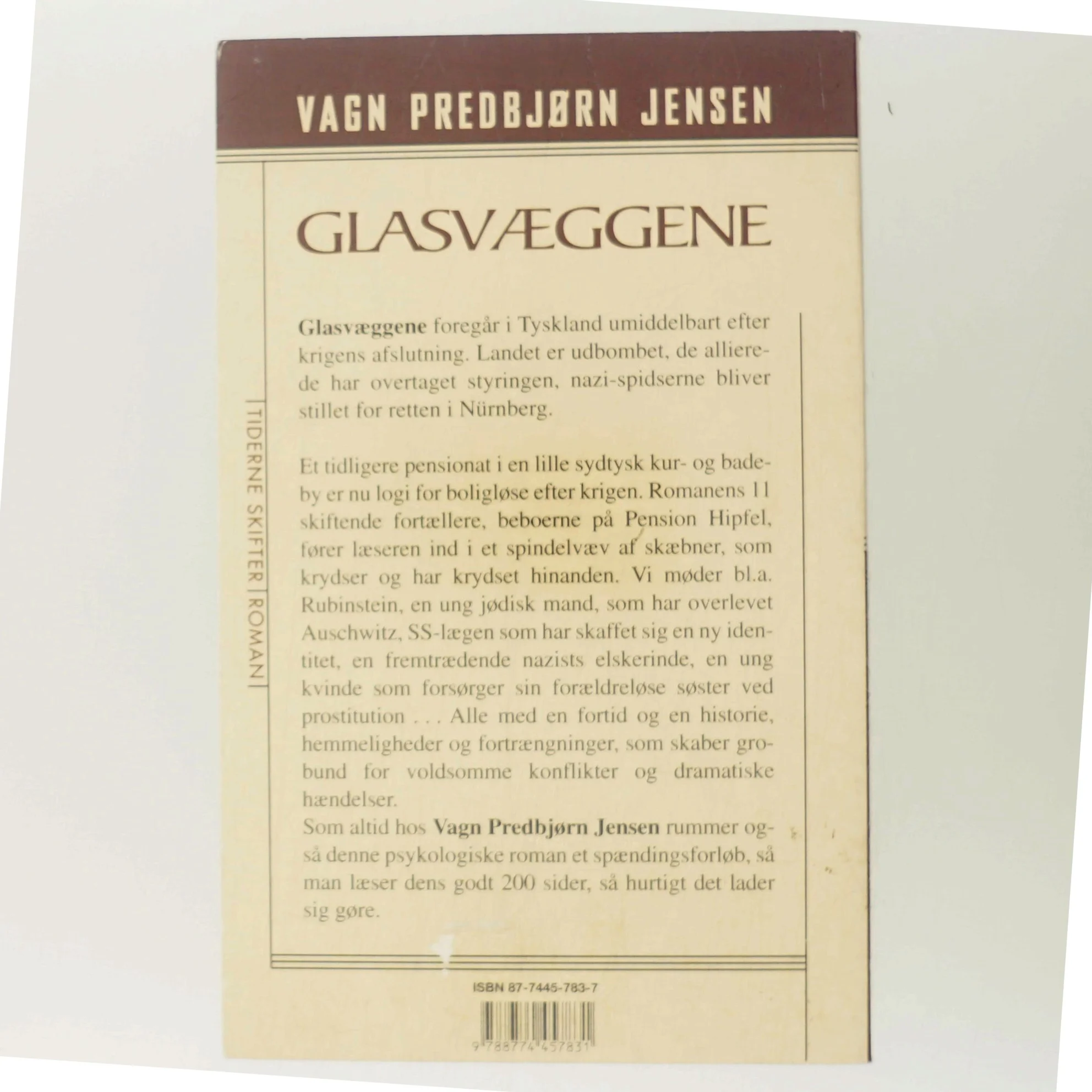 Glasvæggene : roman af Vagn Predbjørn Jensen (Bog)