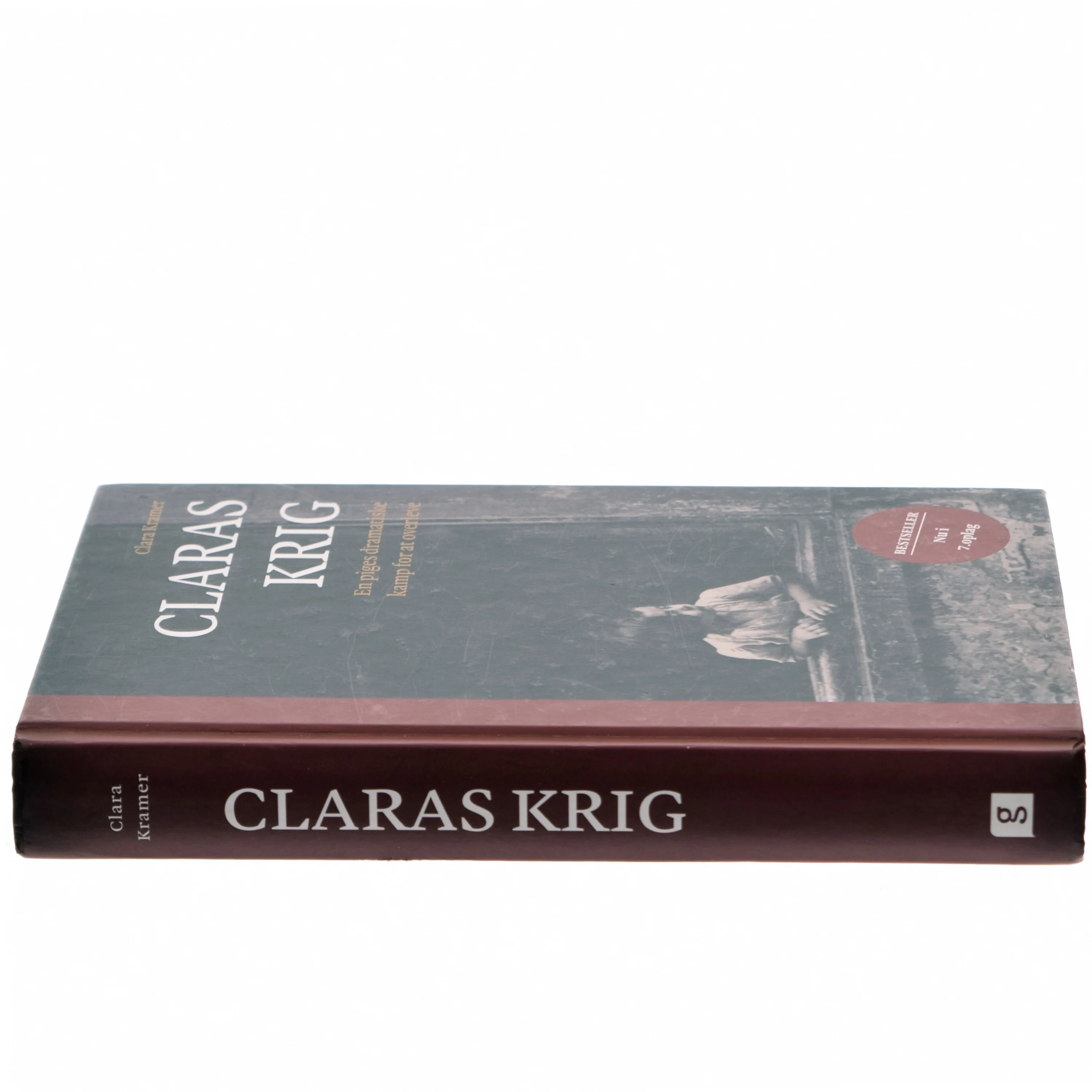 Claras krig : en piges dramatiske kamp for at overleve af Clara Kramer (Bog)