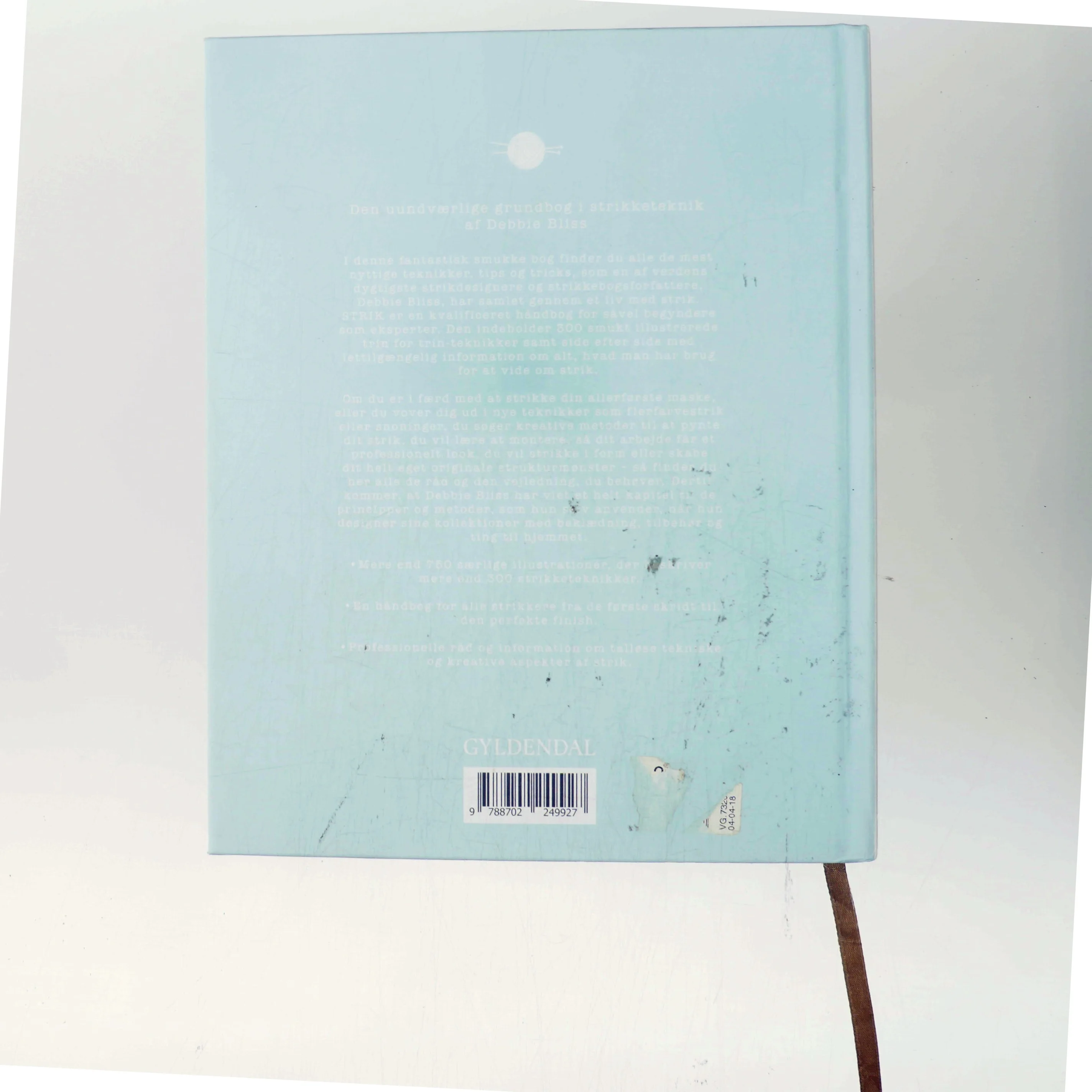 Strik : en uundværlig grundbog i strikketeknik af Debbie Bliss (Bog)