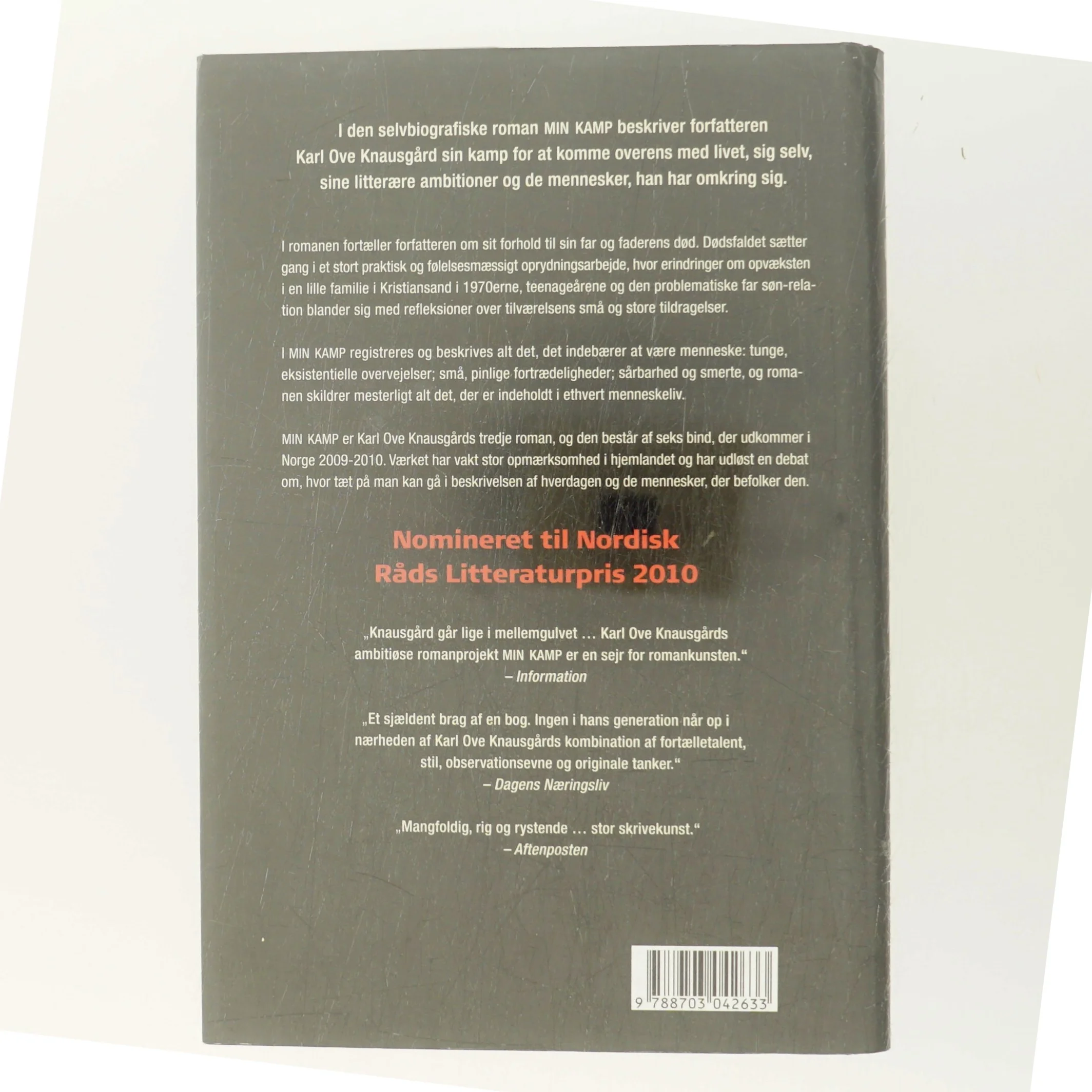 Min kamp : roman. 1. bog af Karl Ove Knausgård (Bog)