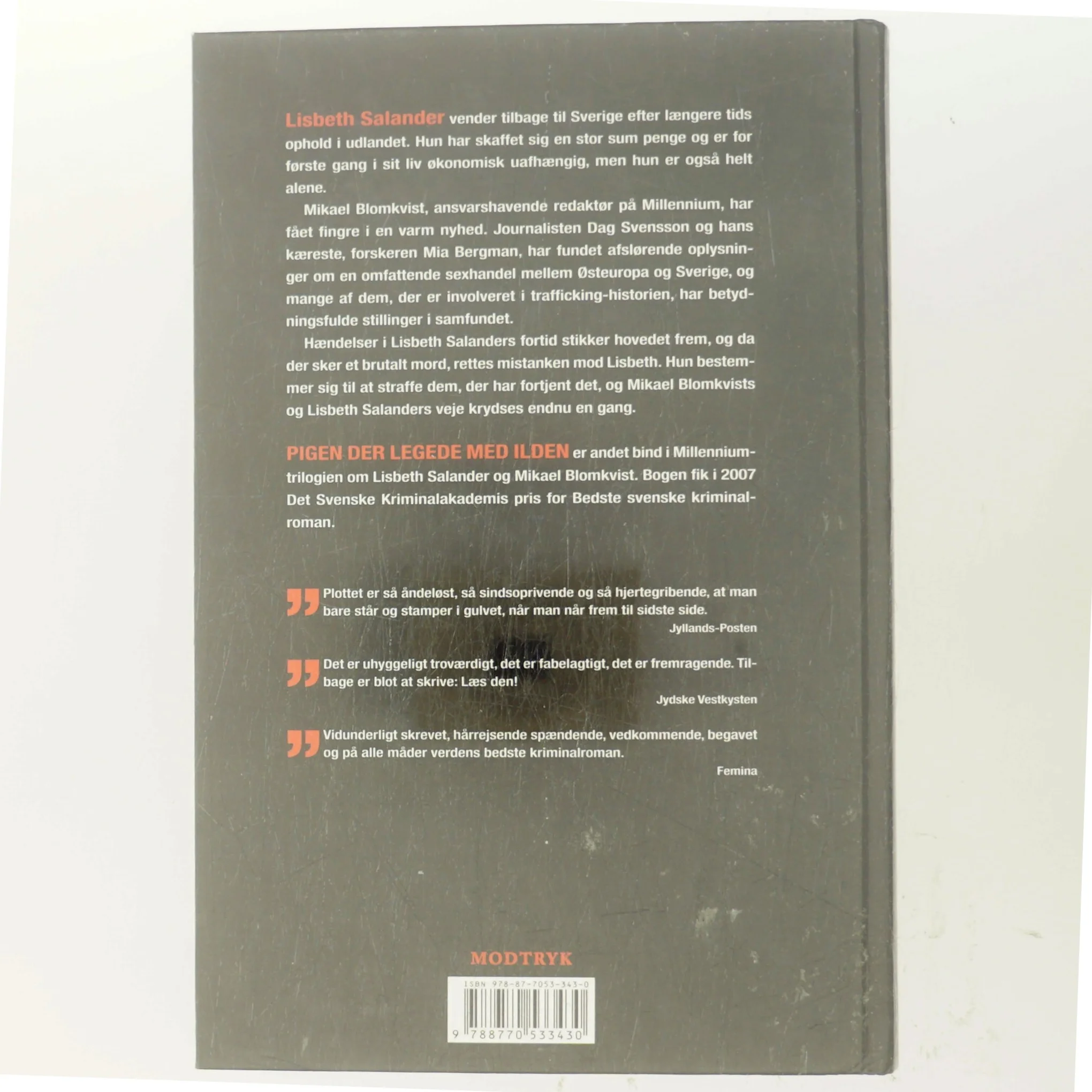 Pigen der legede med ilden. 2 af Stieg Larsson (Bog)