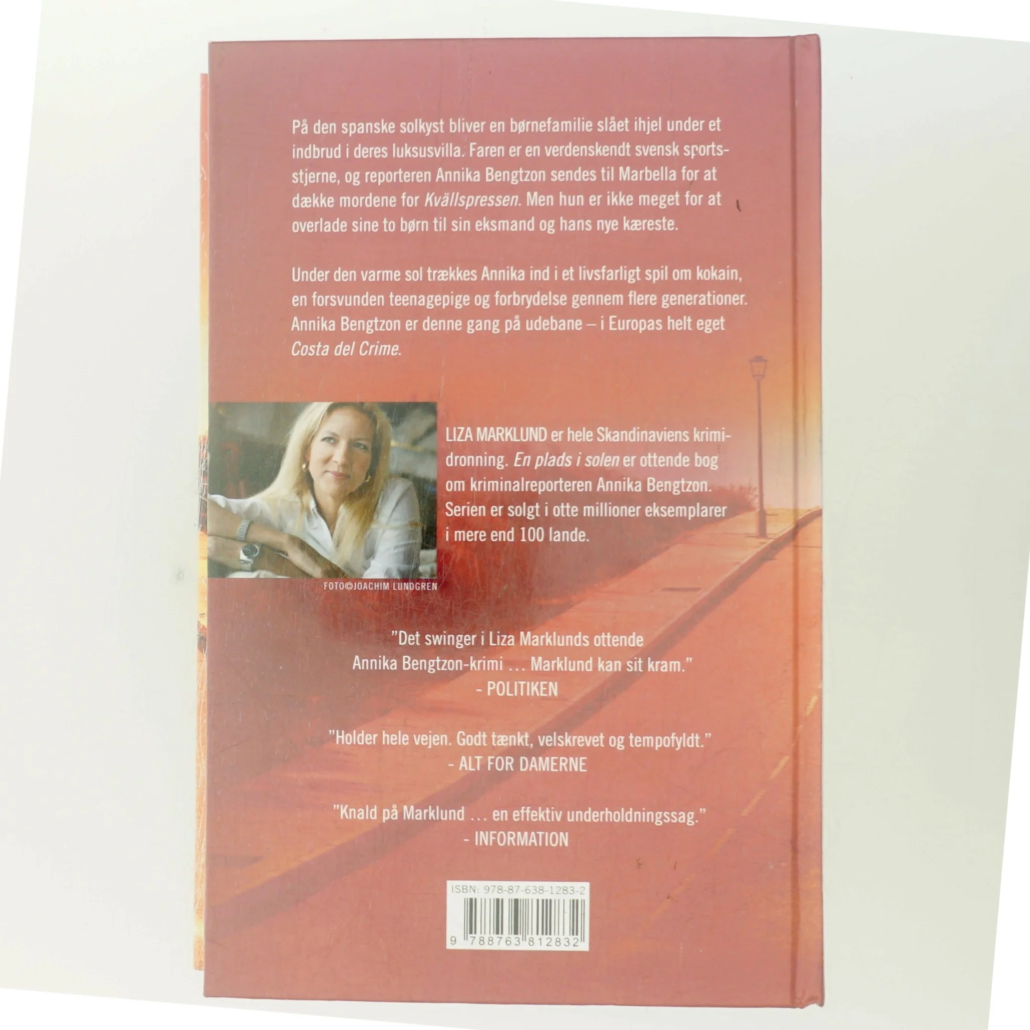 En plads i solen : krimi af Liza Marklund (Bog)