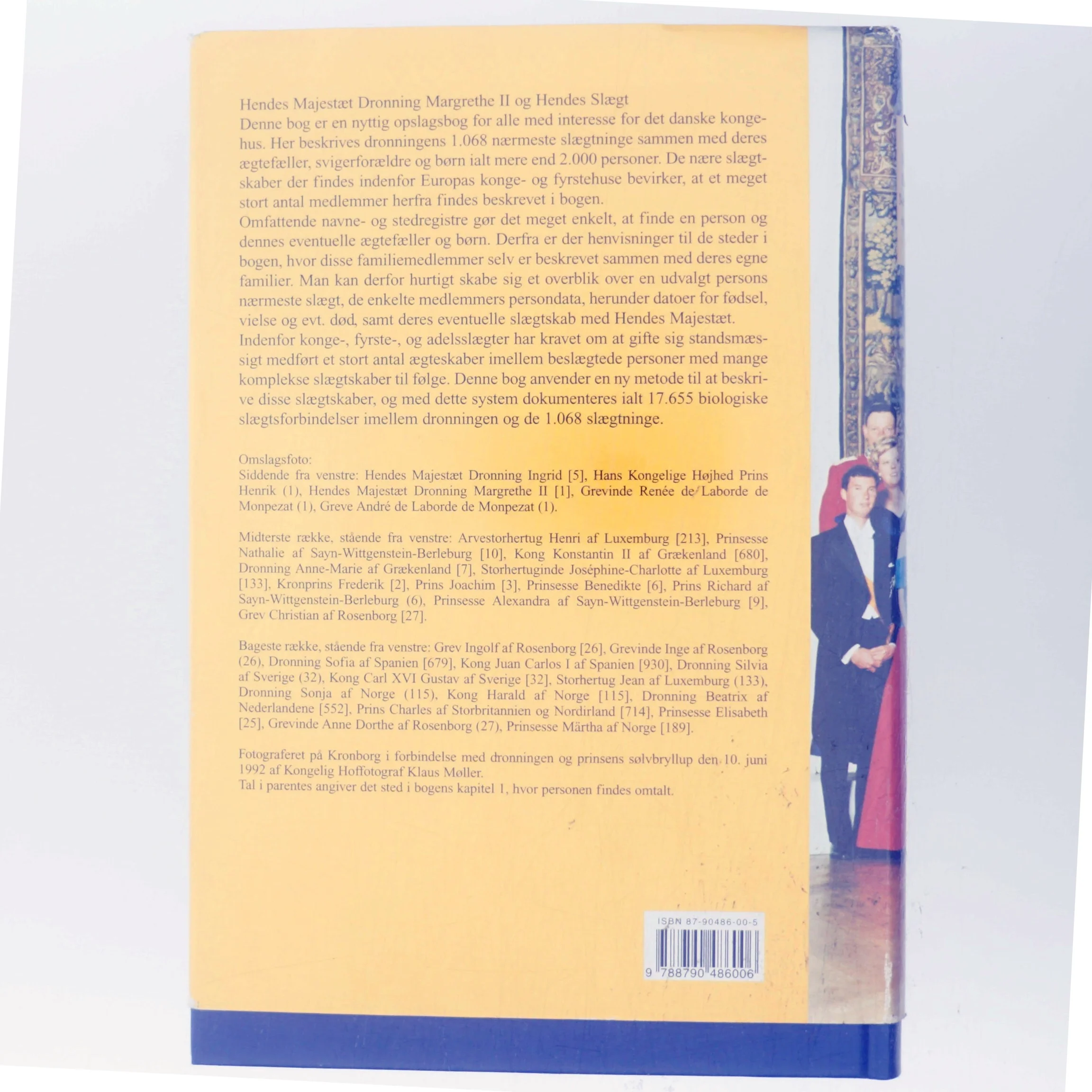 Hendes Majestæt dronning Margrethe II og hendes slægt af Knud Højrup (f. 1943) (Bog)