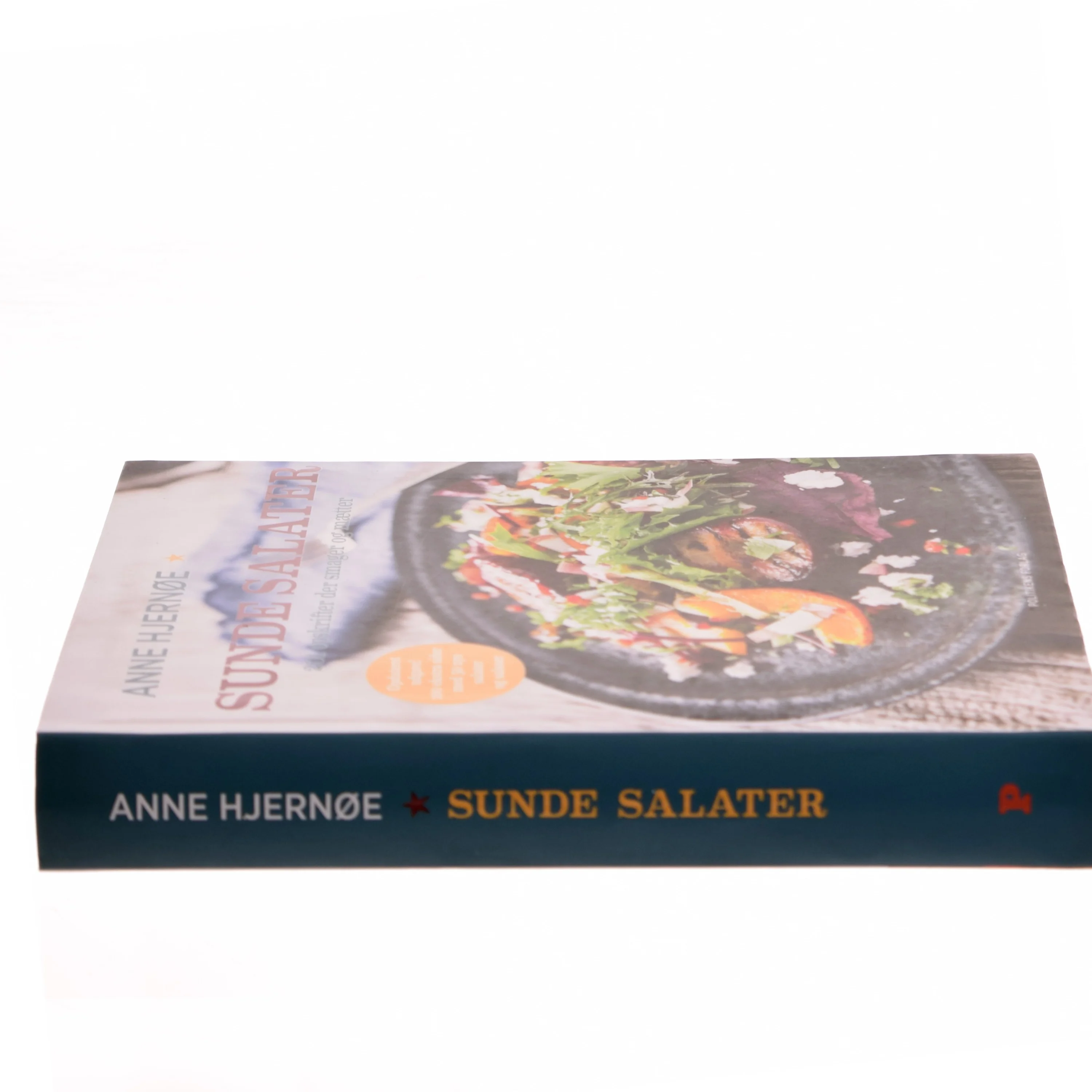 Sunde salater : 201 opskrifter der smager og mætter af Anne Hjernøe (Bog)