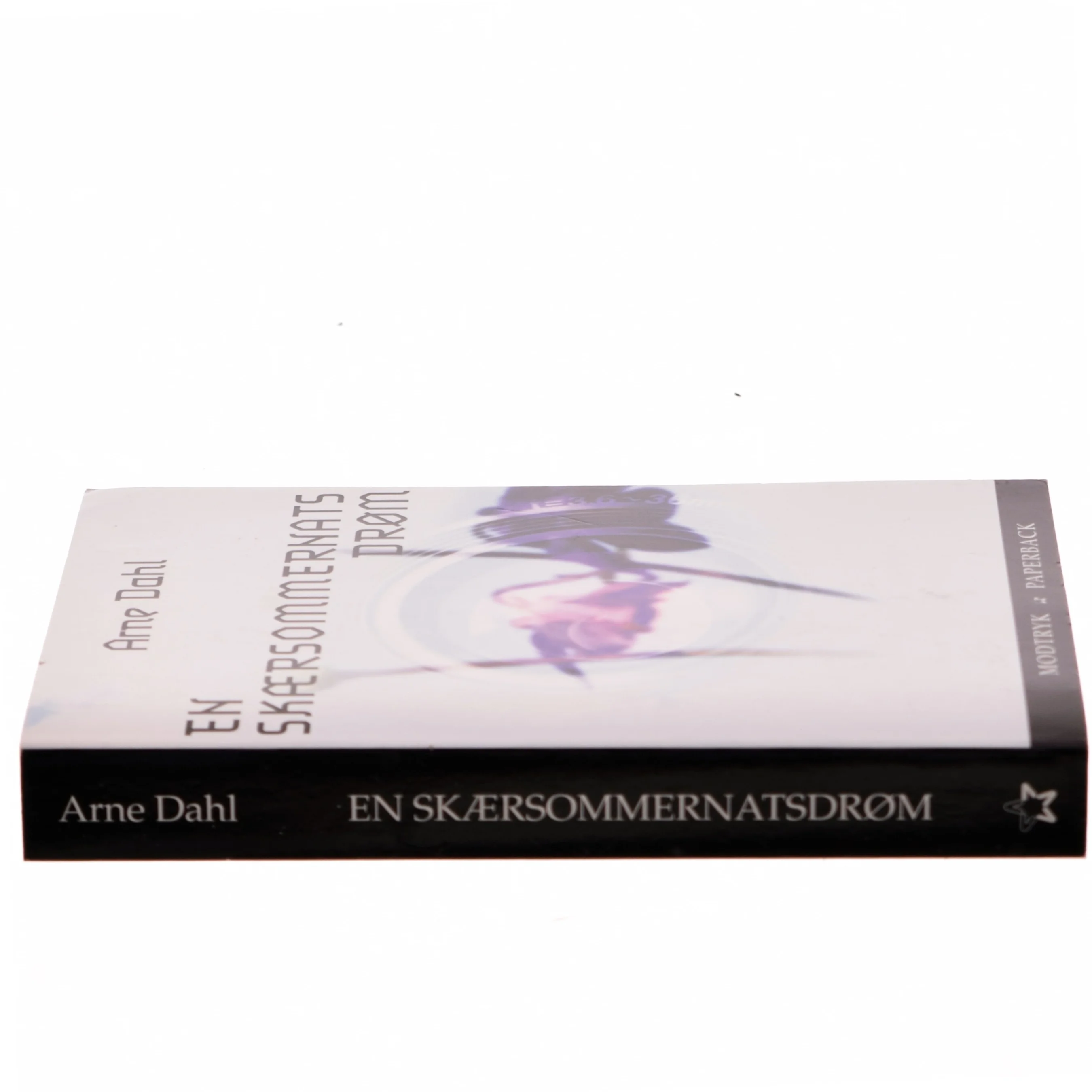 En skærsommernatsdrøm : kriminalroman af Arne Dahl (f. 1963) (Bog)