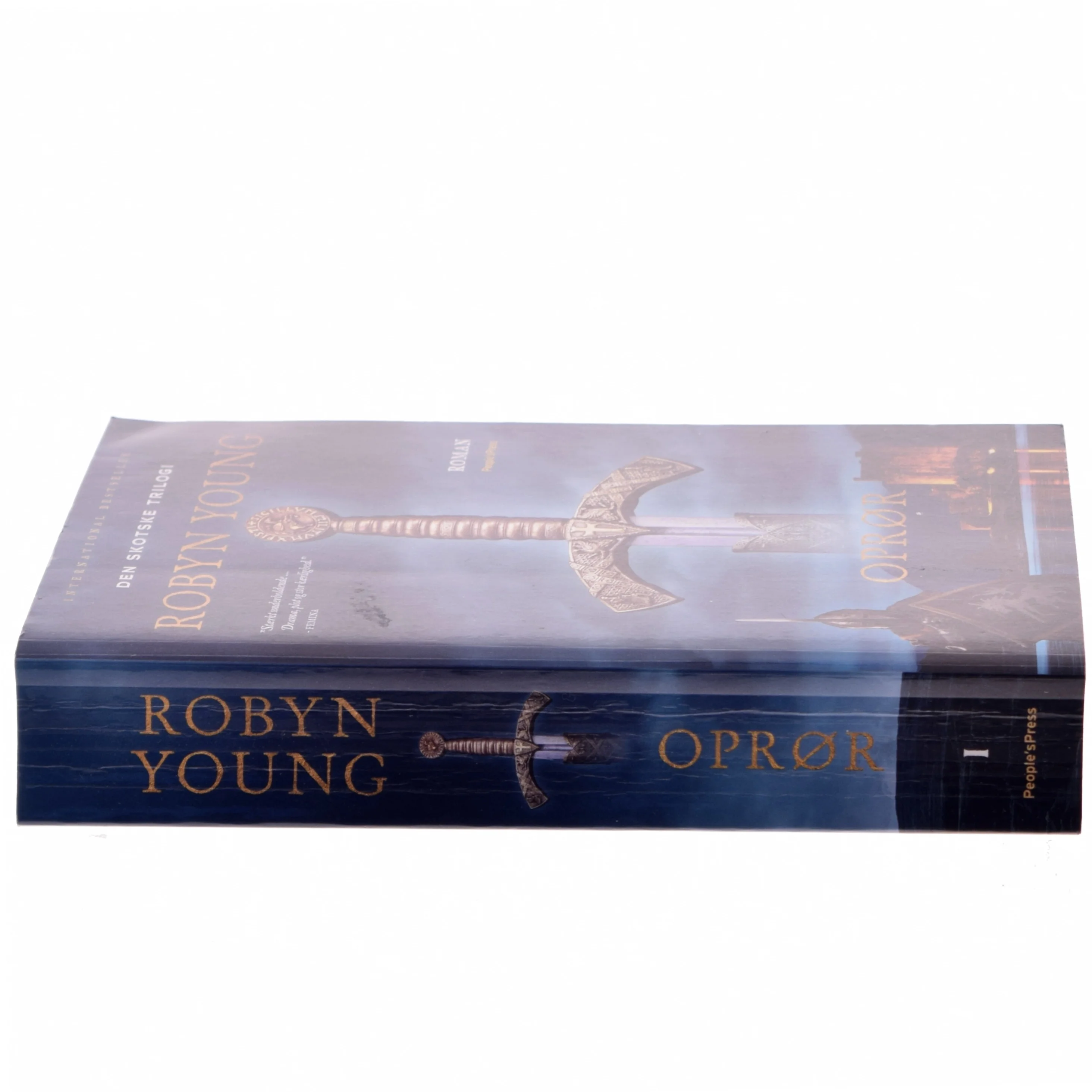 Oprør : roman af Robyn Young (Bog)