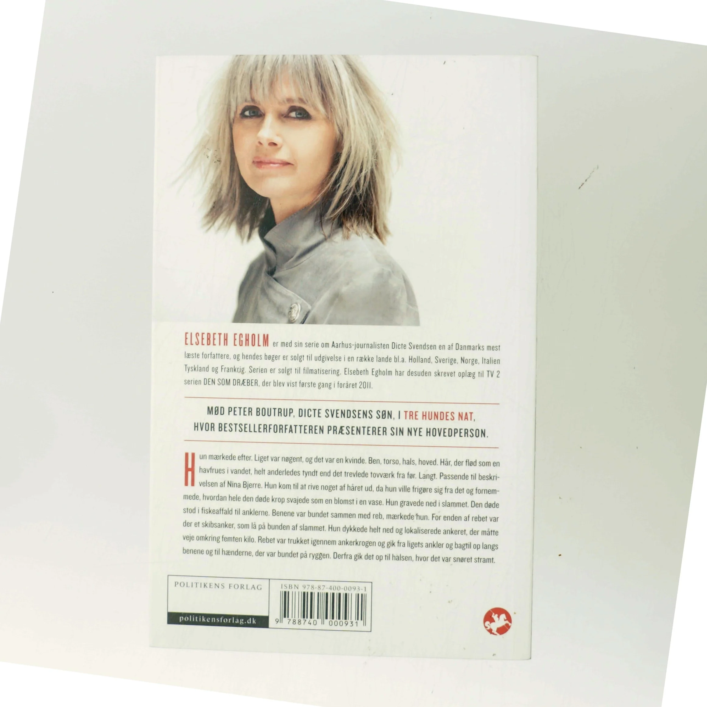 Tre Hundes Nat af Elsebeth Egholm (Bog)