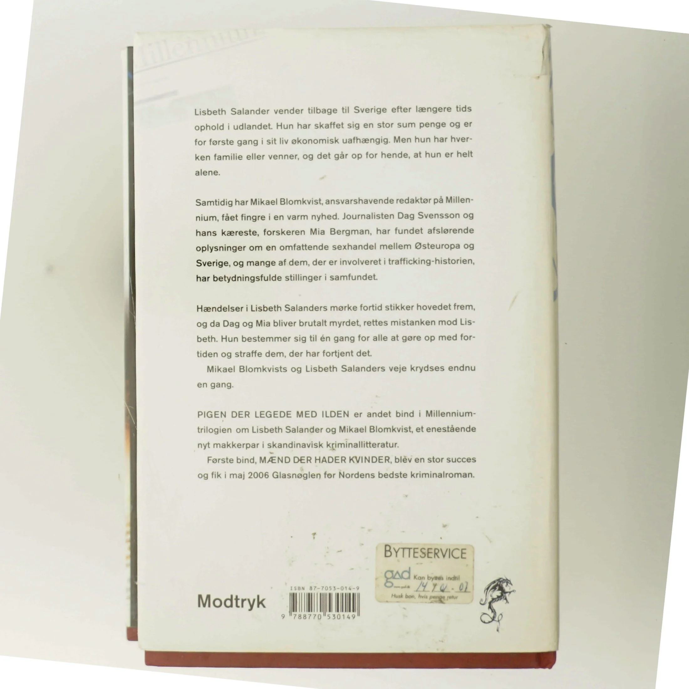 Pigen Der Legede Med Ilden af Larsson, Stieg (Bog)