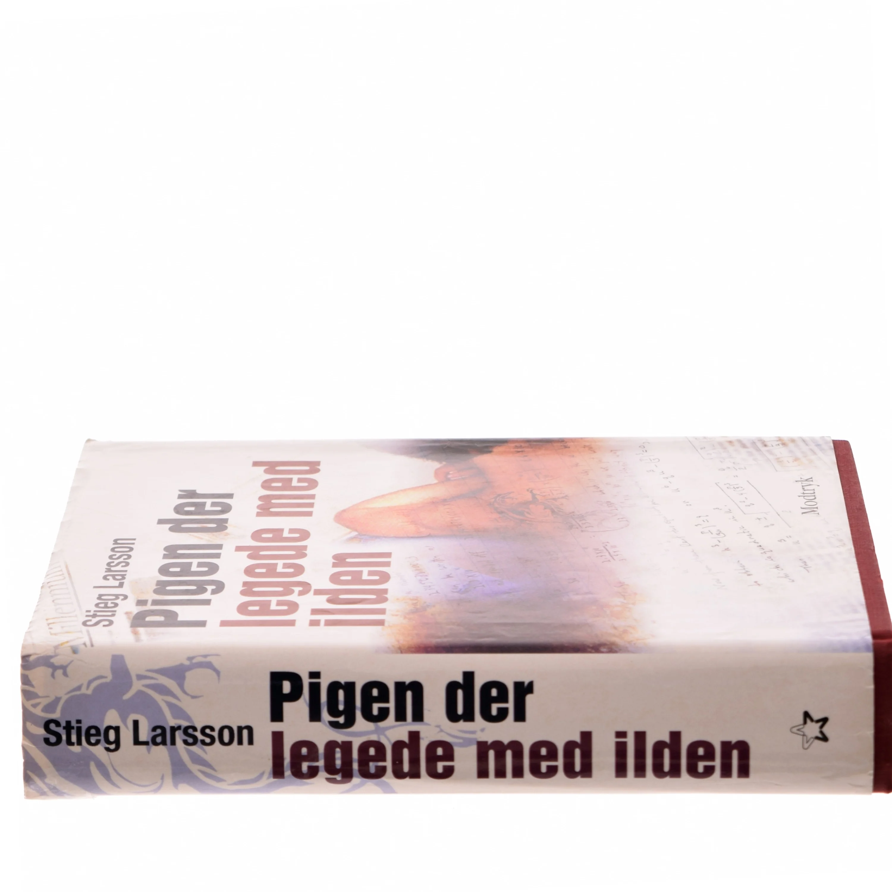 Pigen Der Legede Med Ilden af Larsson, Stieg (Bog)