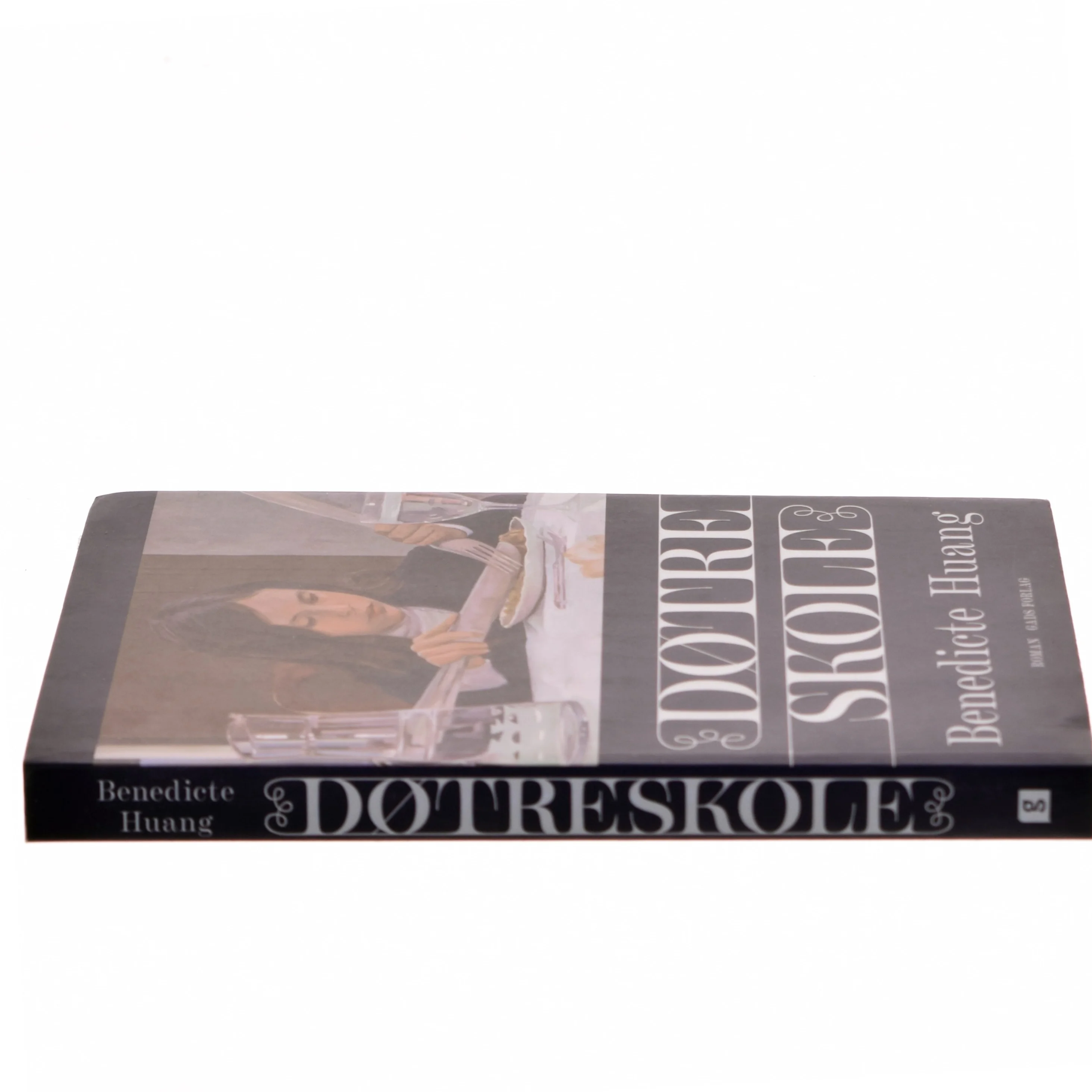 Døtreskole : roman af Benedicte Huang (f. 1991) (Bog)