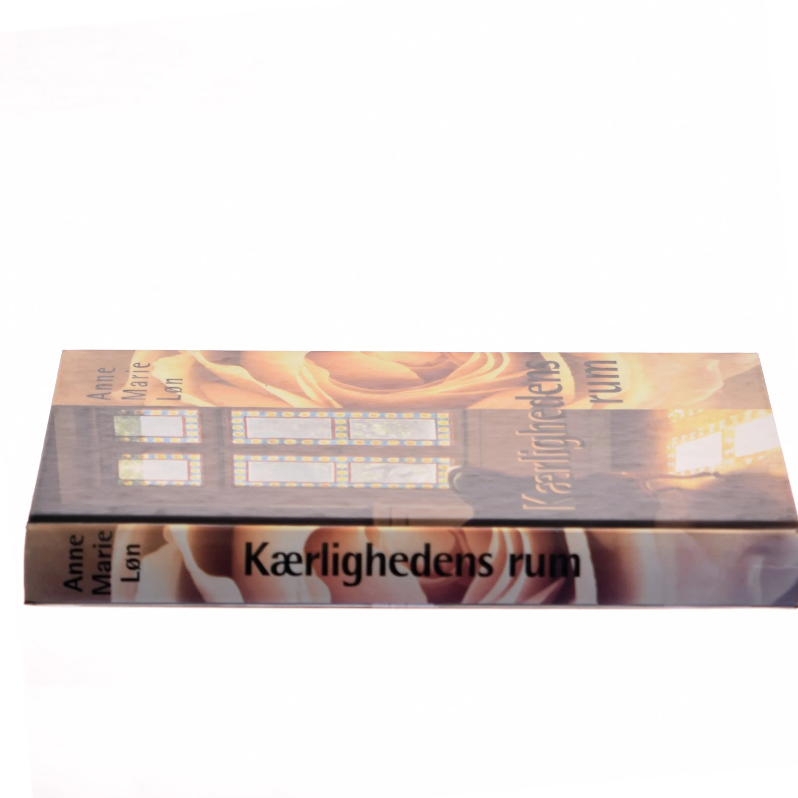 Kærlighedens rum af Anne Marie Løn (Bog)