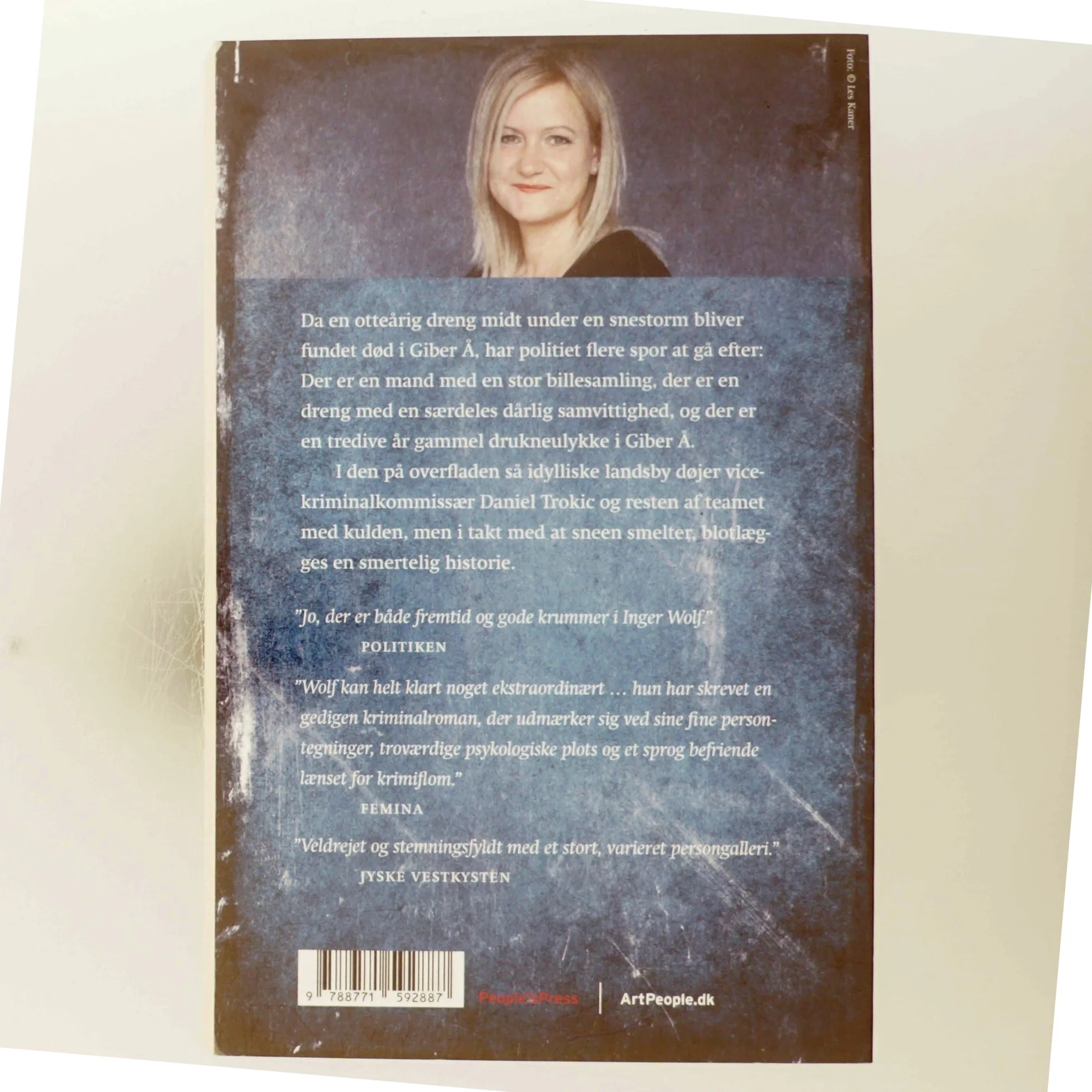 Frost og aske af Inger Wolf (Bog)