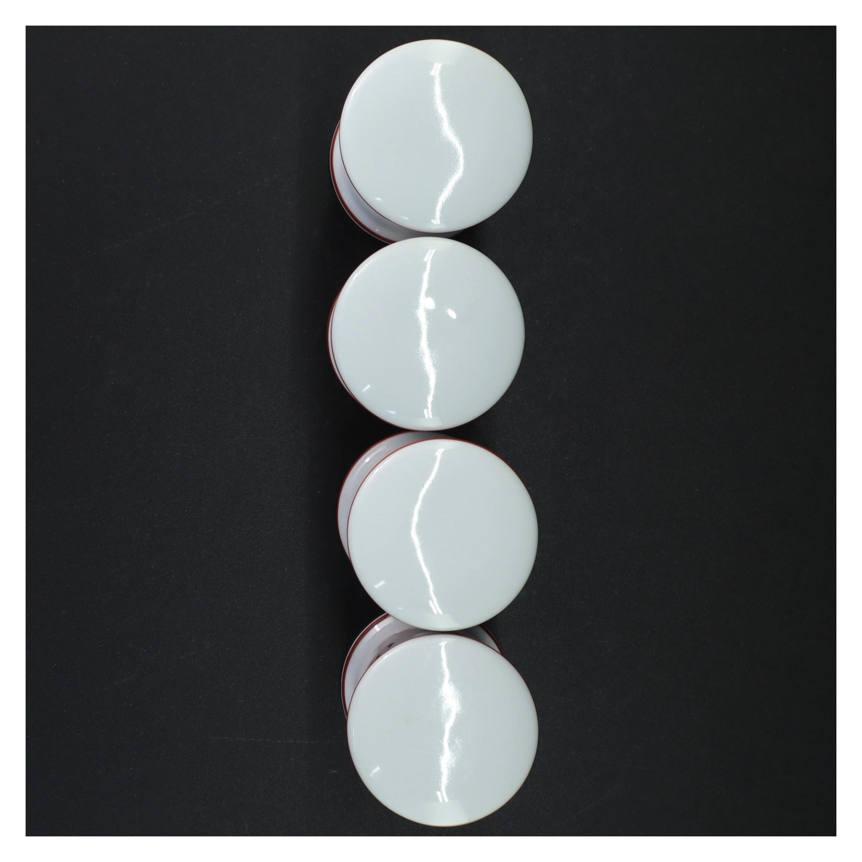 Hvide porcelænkrukker til krydderier fra Bing & Grøndahl (str. 11 x Ø5 cm)