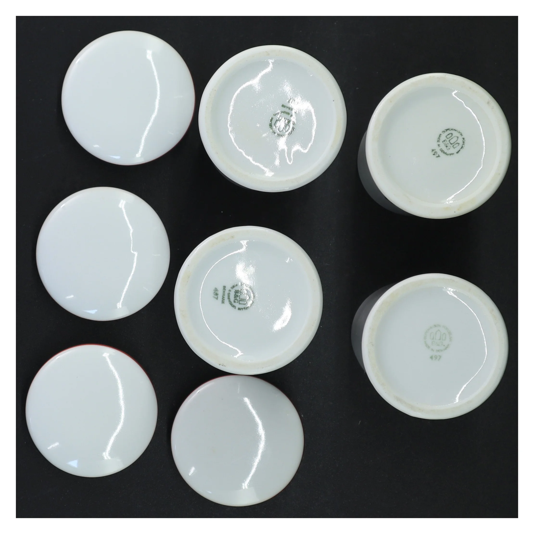 Hvide porcelænkrukker til krydderier fra Bing & Grøndahl (str. 11 x Ø5 cm)