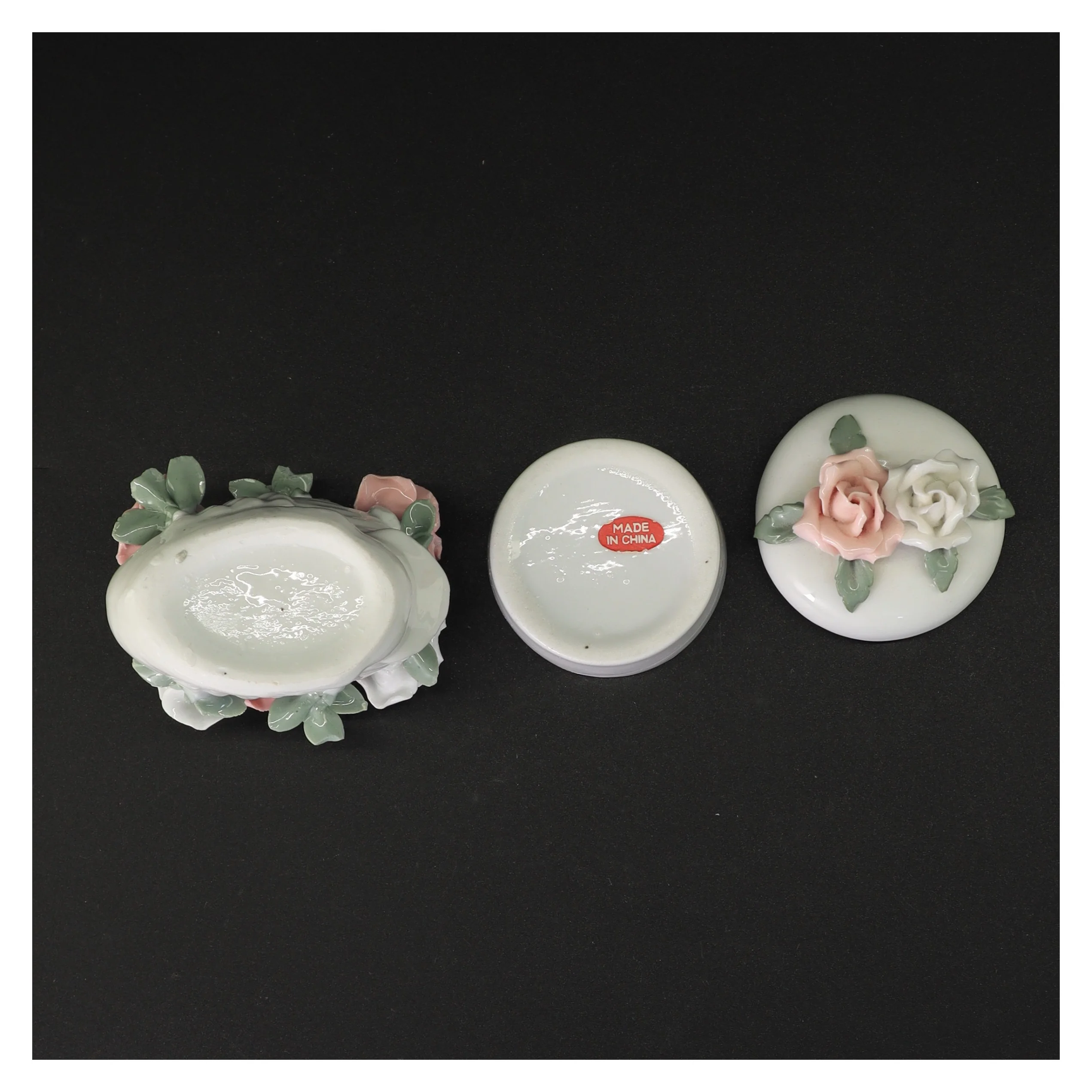 Porcelænssvane med blomsterdekoration og krukke (str. Svane 9 x 8 x 8 cm krukke 7 x 6 cm)