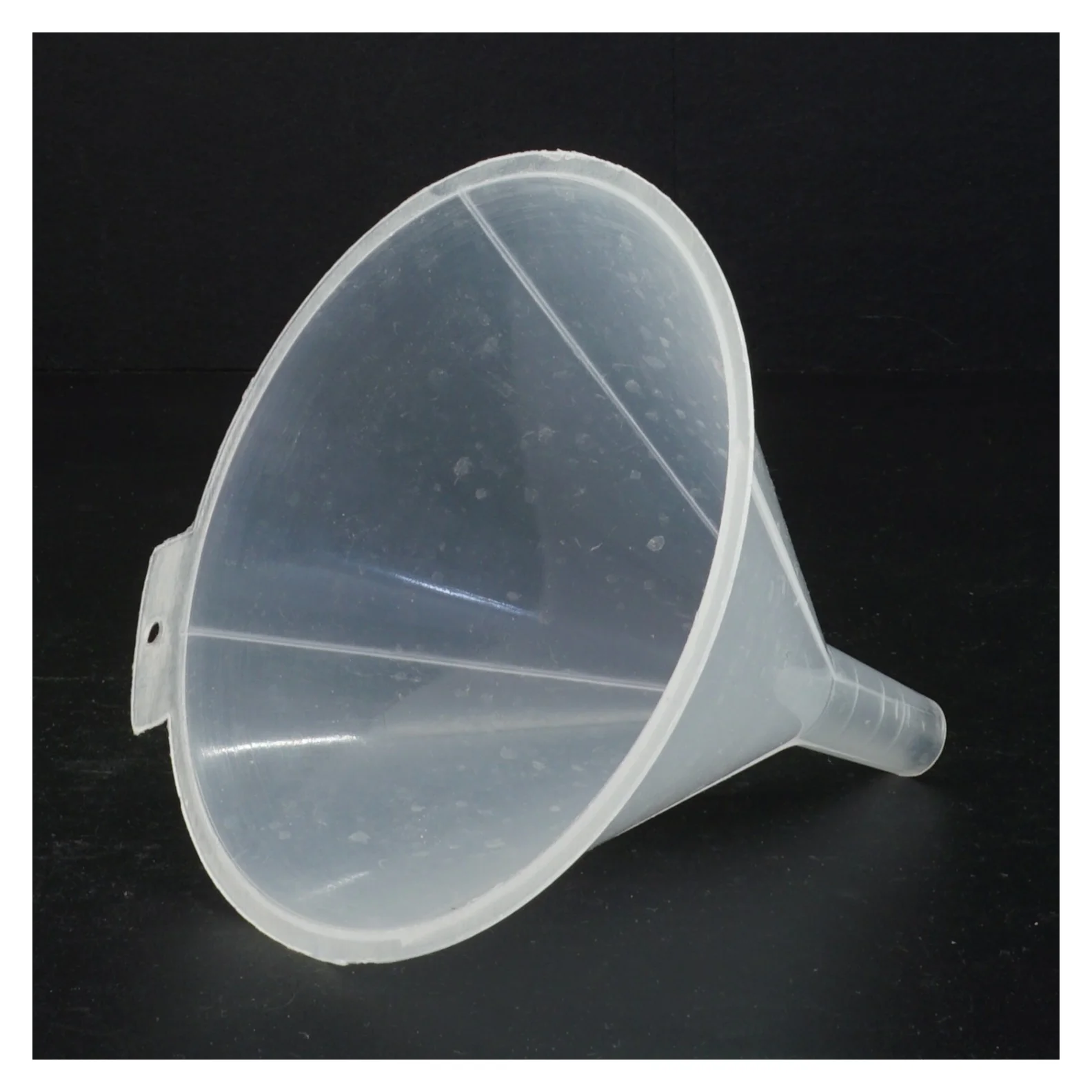 Tragt (str. 12 x 14 cm)