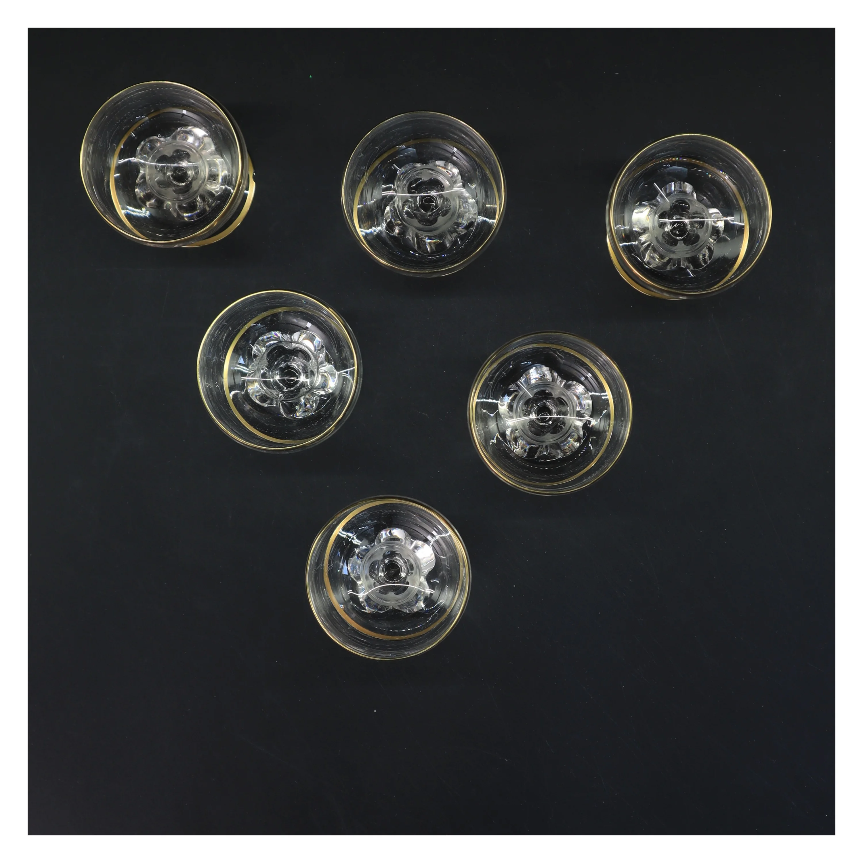 6 champagneglas med guldkant (str. 6 stk Ø 6,5 cm længde 8,5 cm)