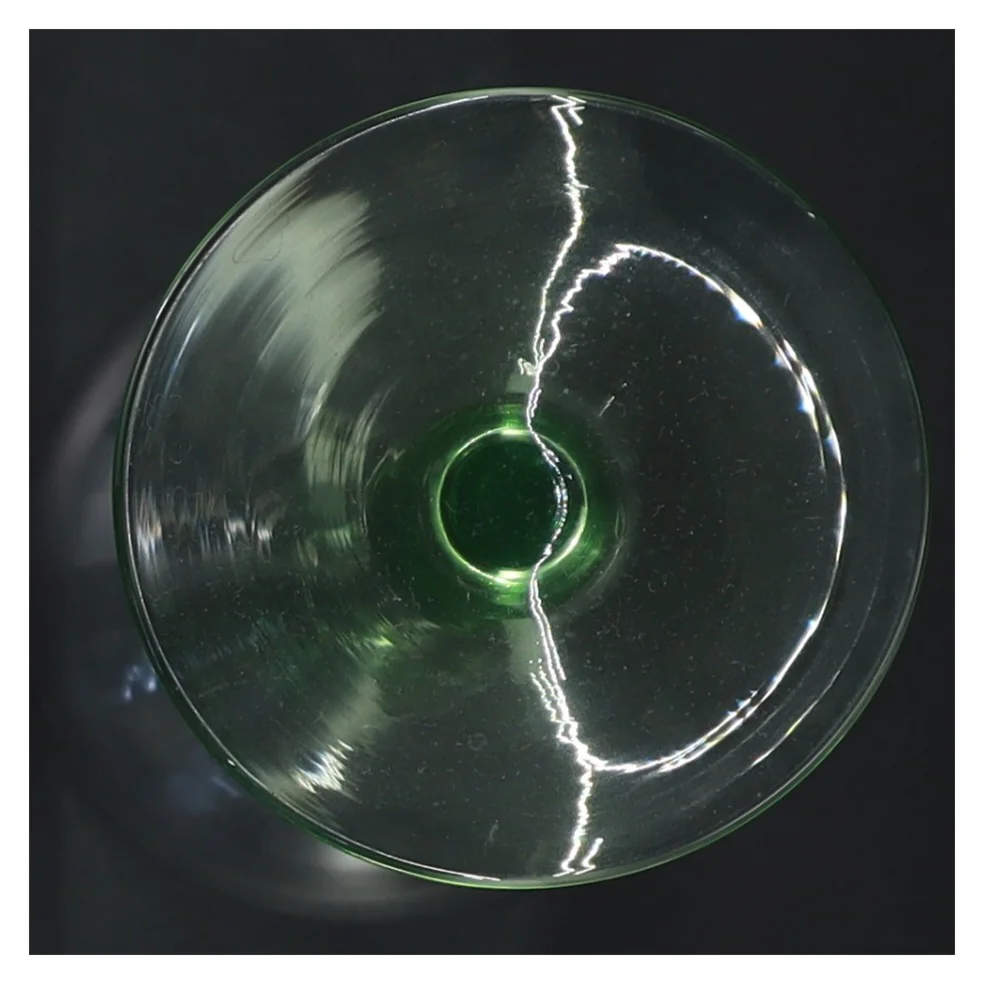 Glas med grøn fod (str. 18 cm)