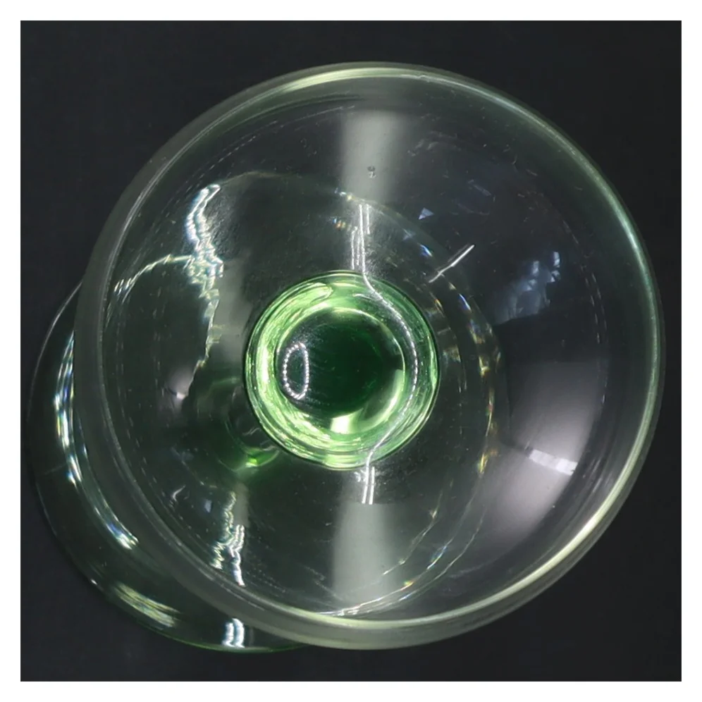 Glas med grøn fod (str. 18 cm)