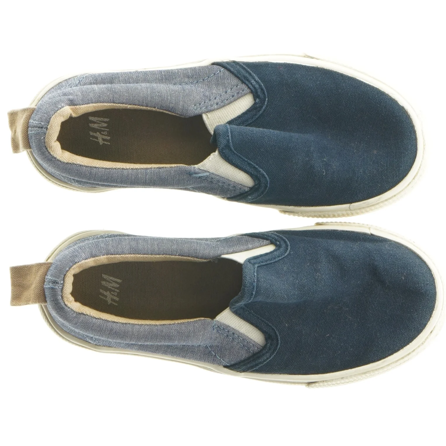Slip-on sko i denimstil fra H&M (str. 28)