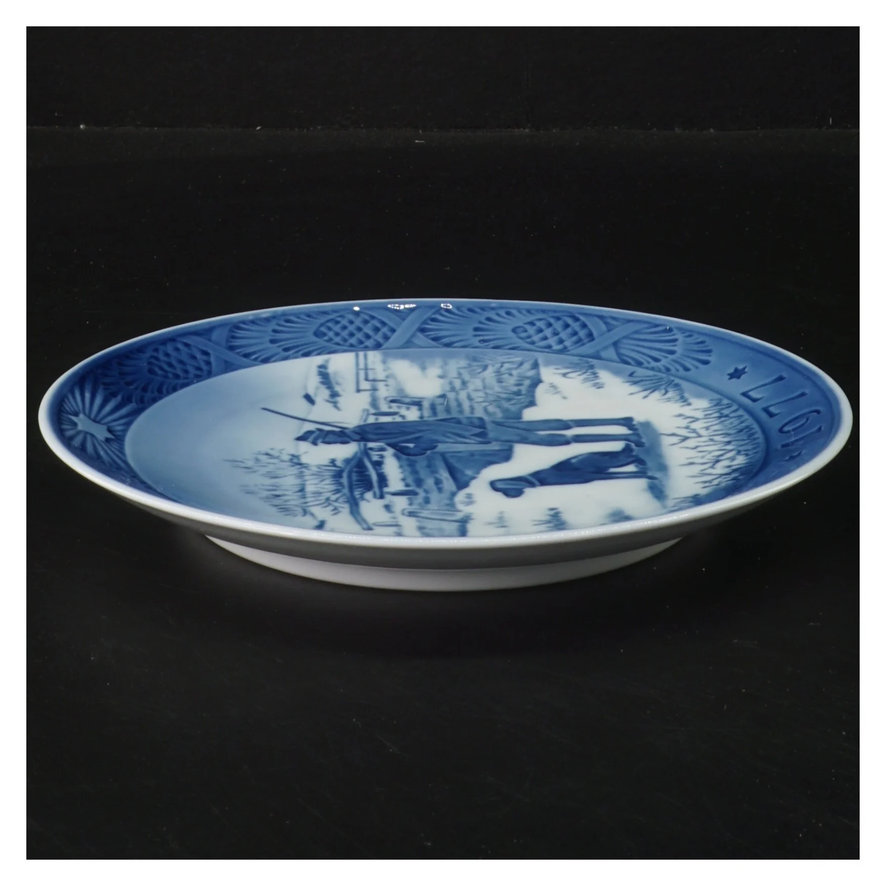 Royal Copenhagen dekorativt tallerken 1977 fra Royal Copenhagen (str. Ø 18 cm)