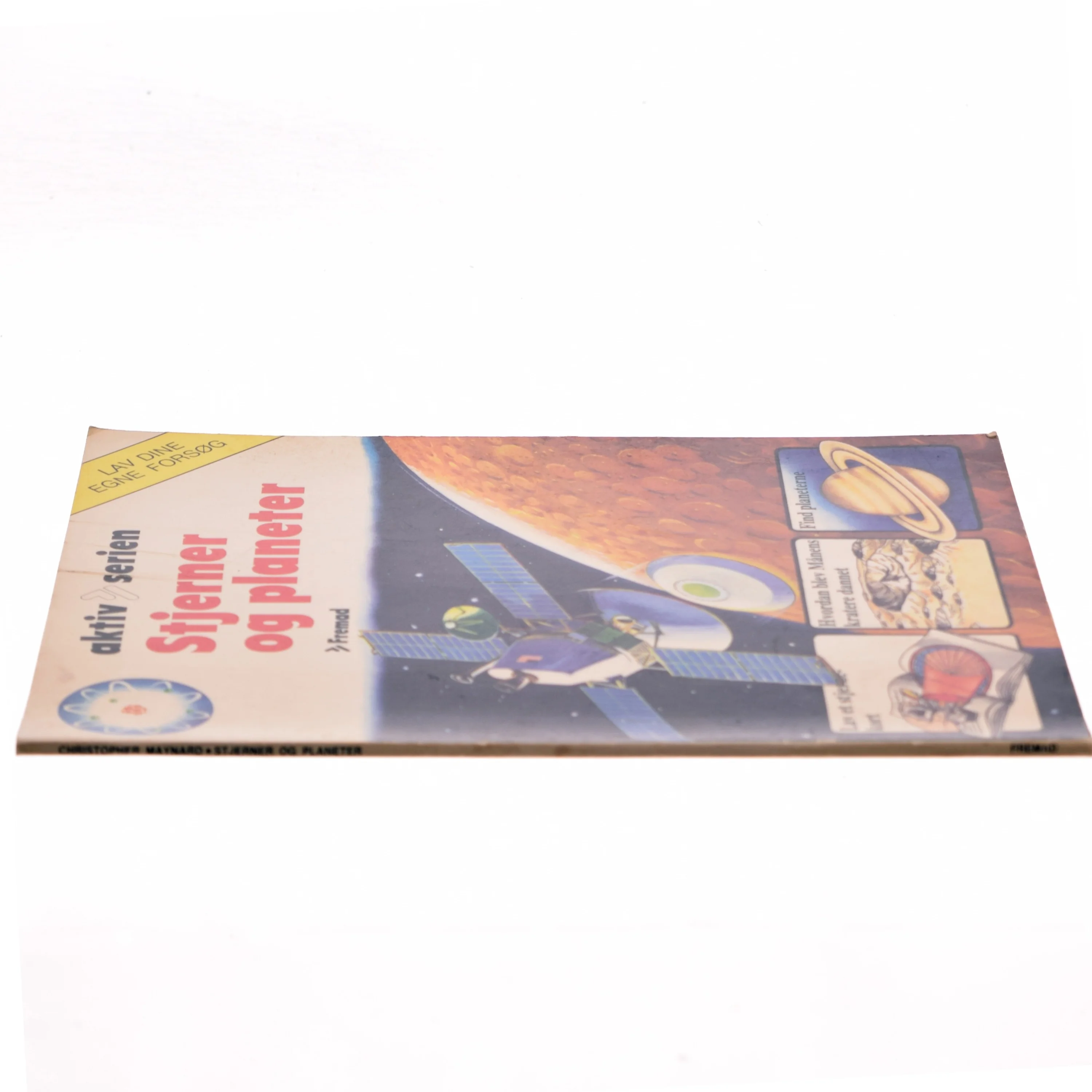 Bog om astronomi fra Fremad