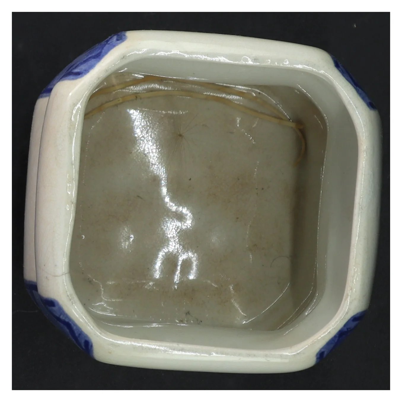 Blå og hvid keramik krukke (str. 16 cm ø 10 cm)