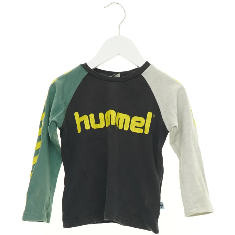 Bluse fra Hummel (str. 92 cm)