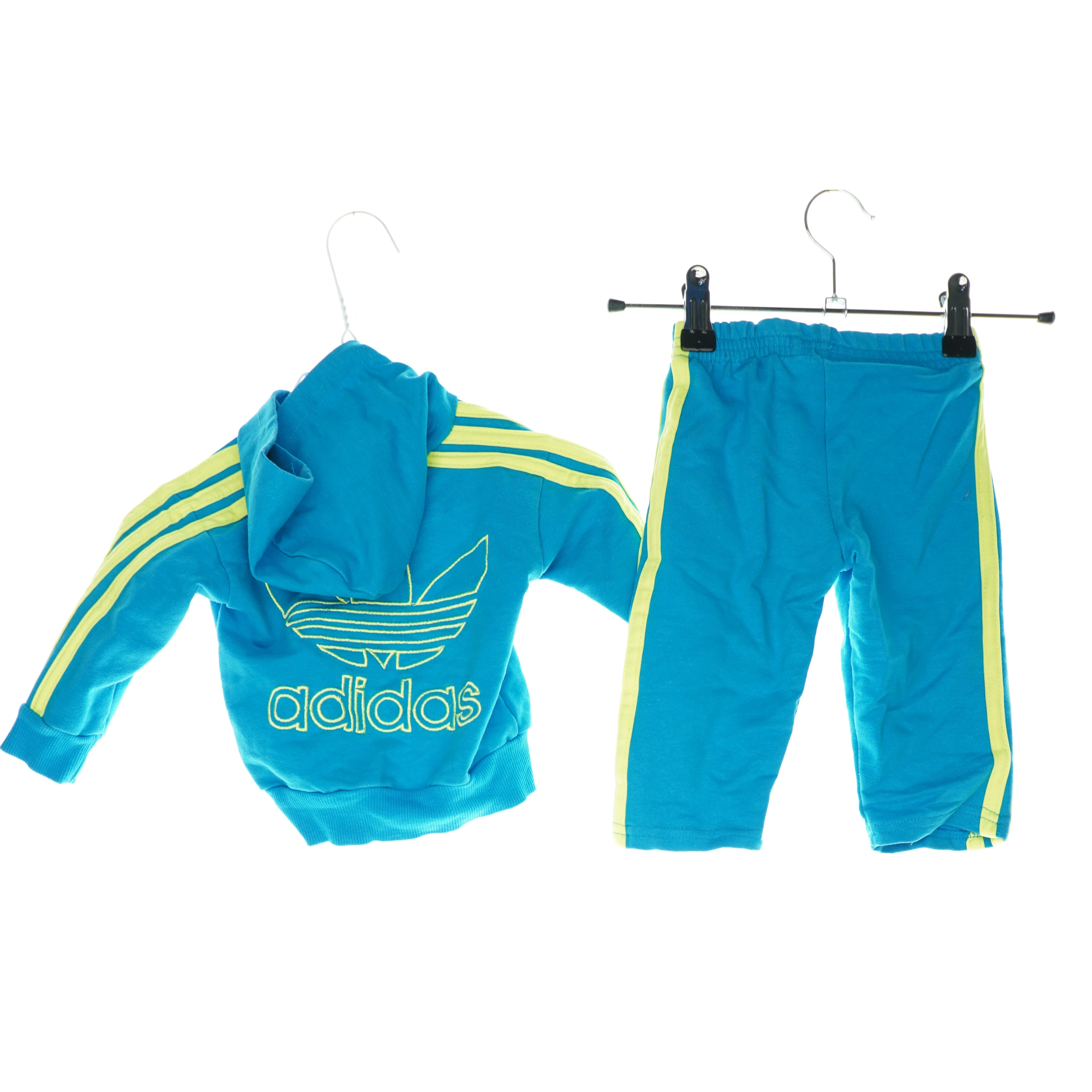 Sæt fra Adidas (str. 92 cm)