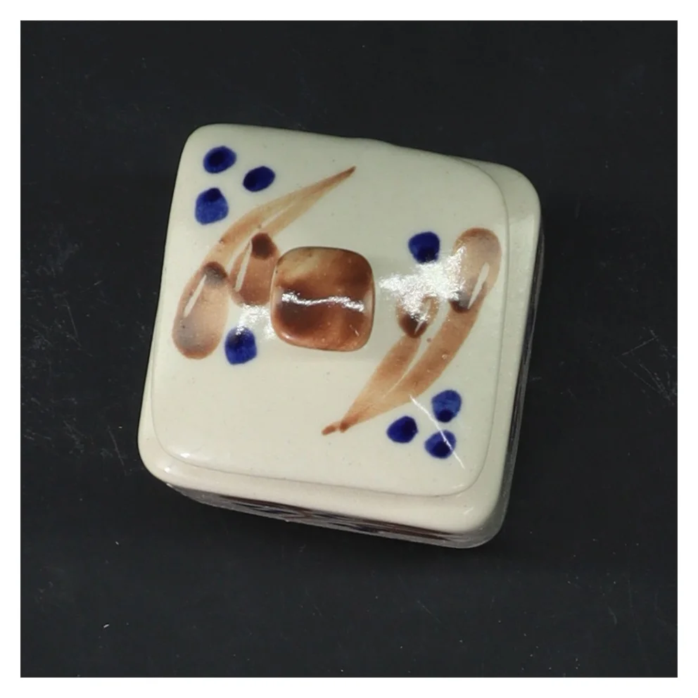 Keramikkrukke med låg (str. 10 cm)