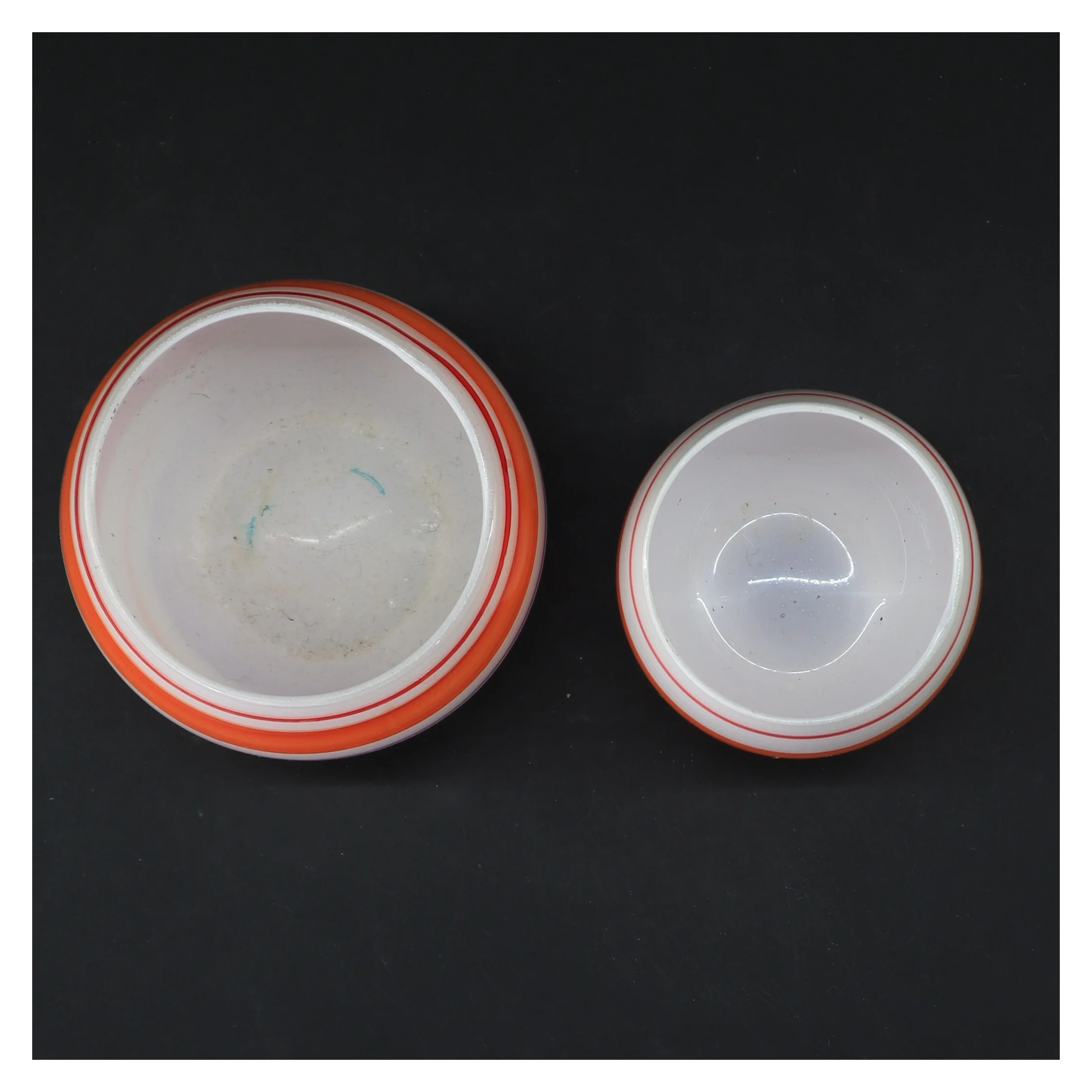 Farverige stribede vaser (str. 9,5 & 9 cm)