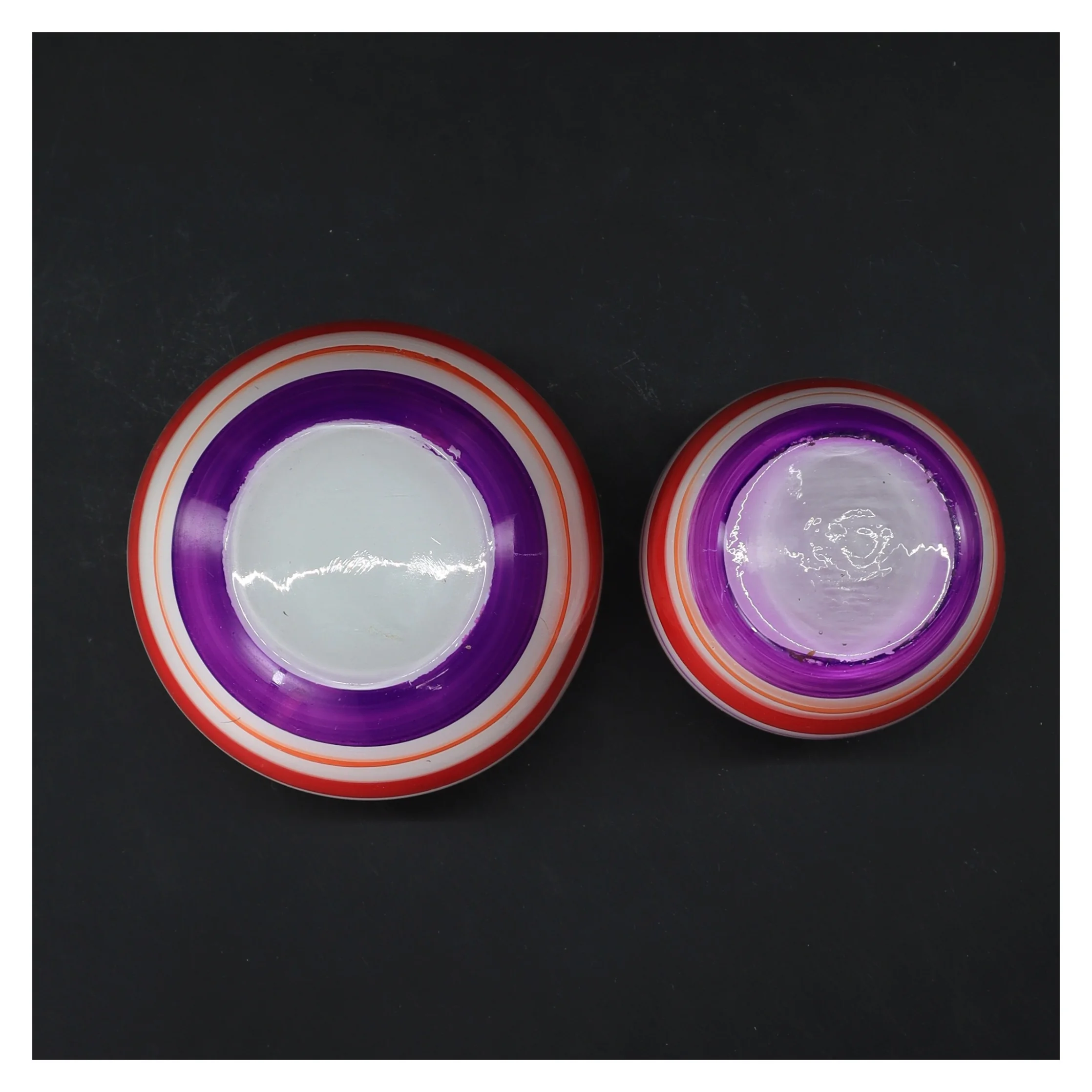 Farverige stribede vaser (str. 9,5 & 9 cm)