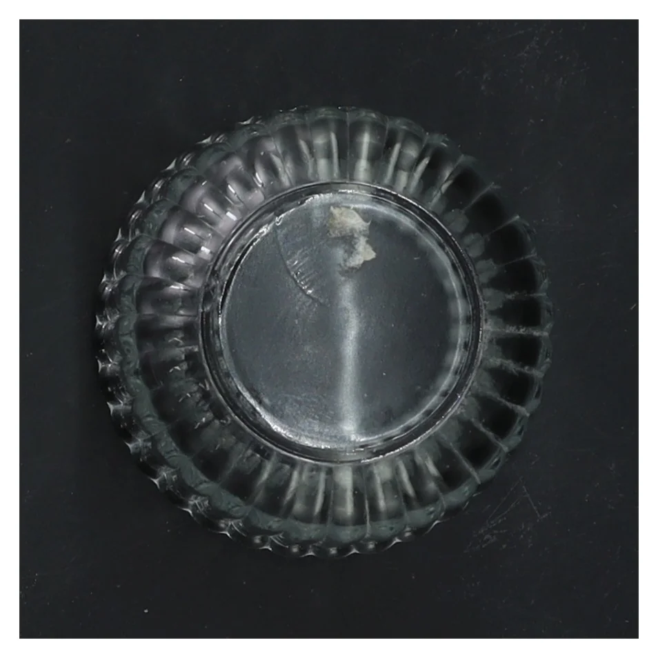 Glasvase med riflet design (str. Ø 7,5 cm længde 8 cm)