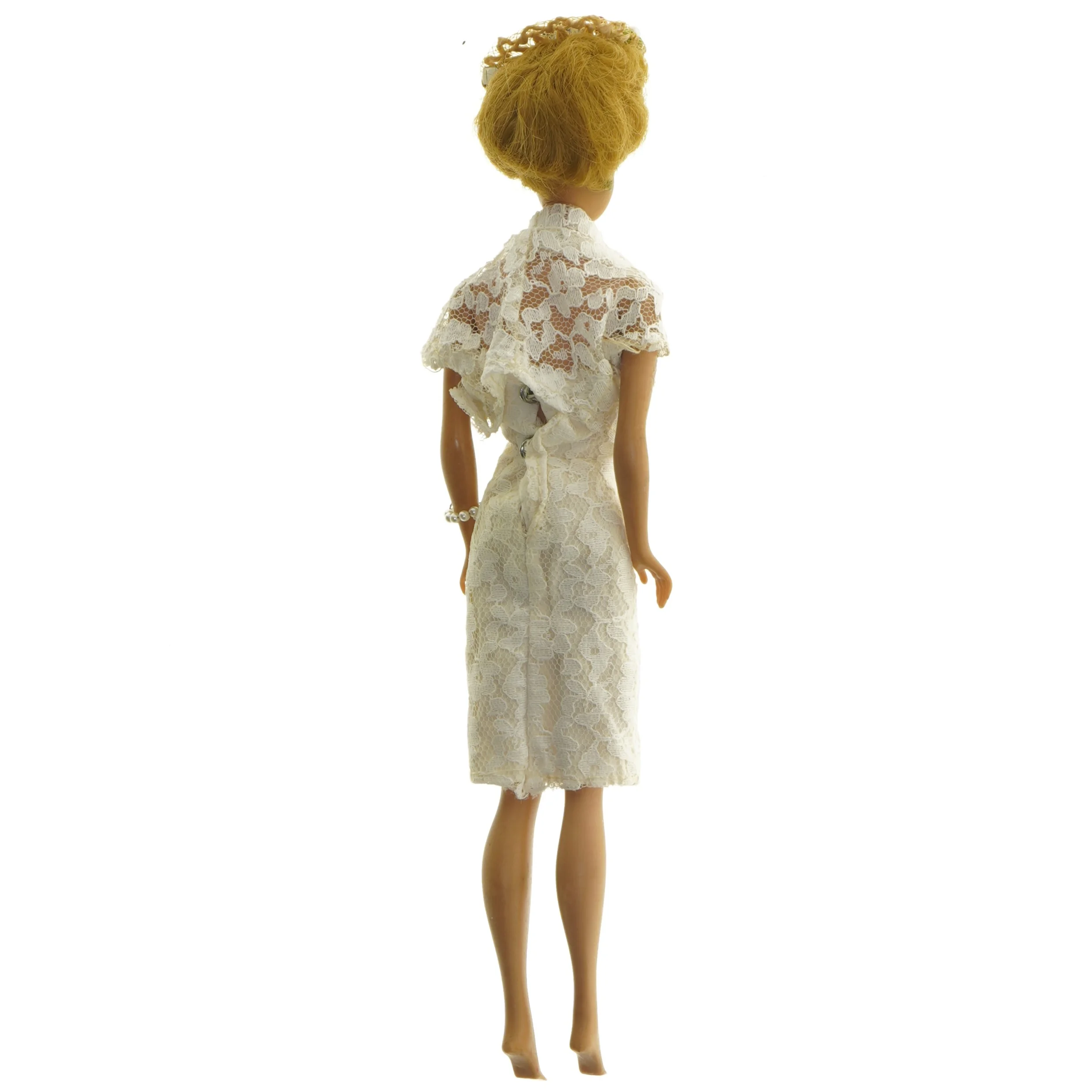 Vintage dukke med blonderkjole (str. 30 cm)