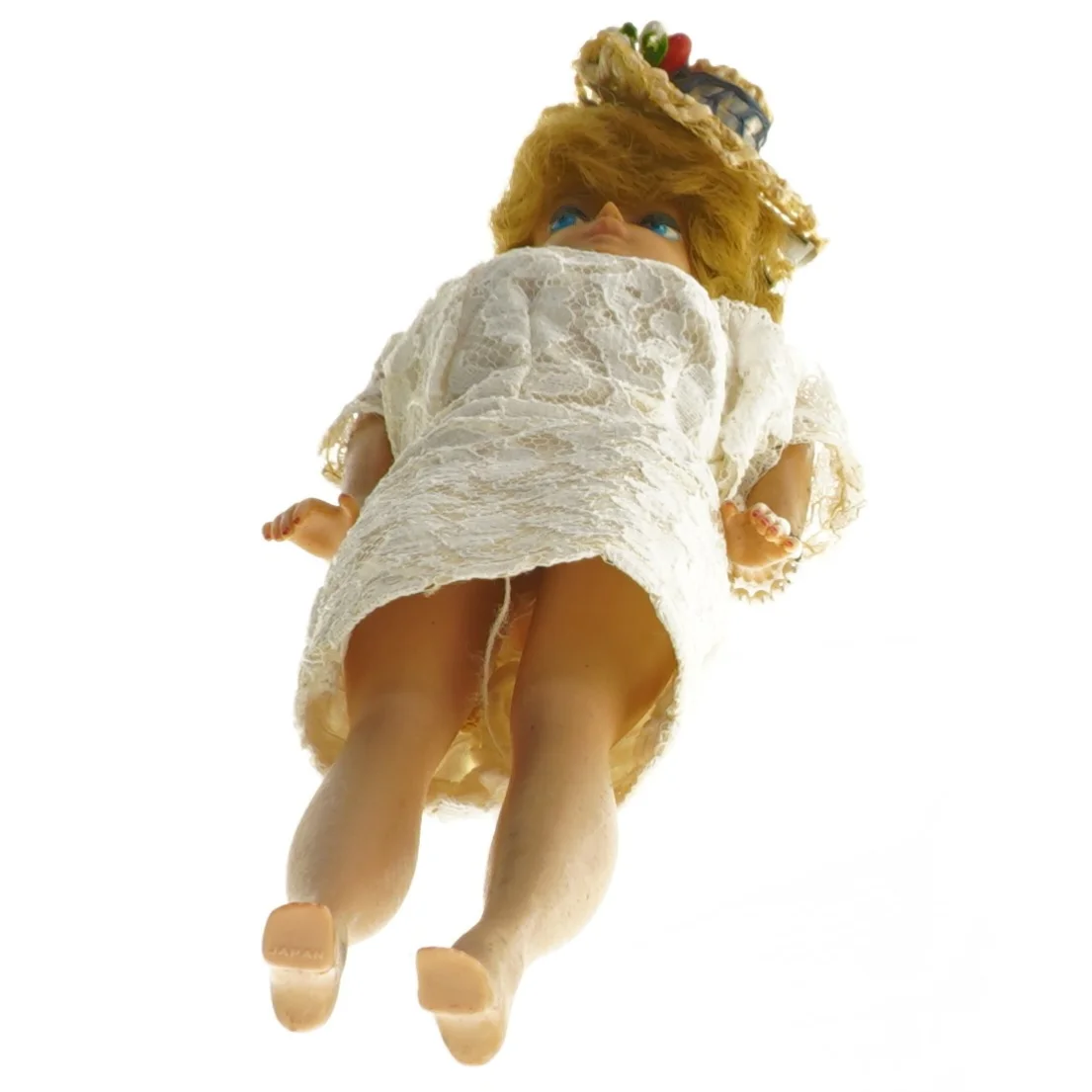 Vintage dukke med blonderkjole (str. 30 cm)