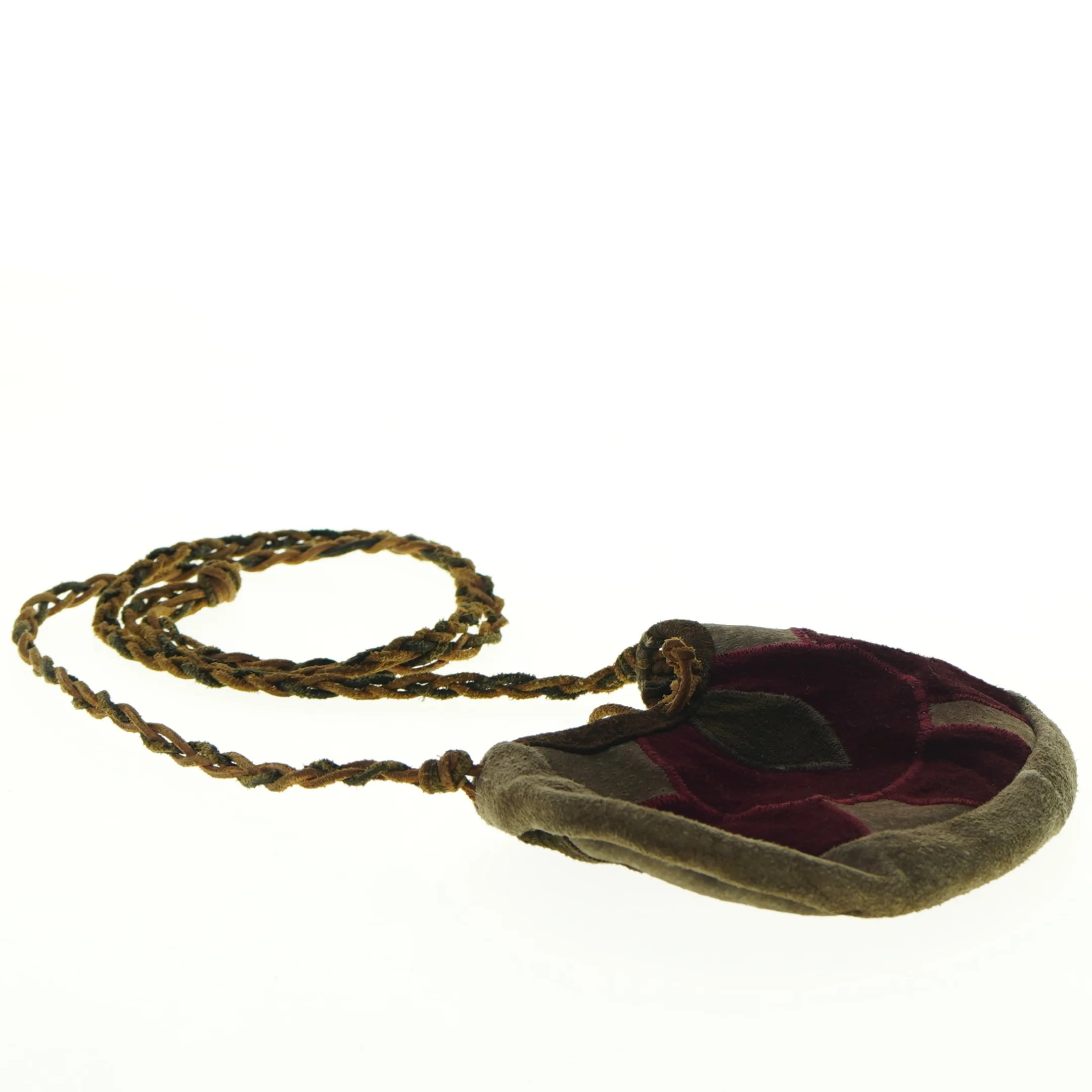 Broderet pung med flettet snor (str. 13 x 17 cm)