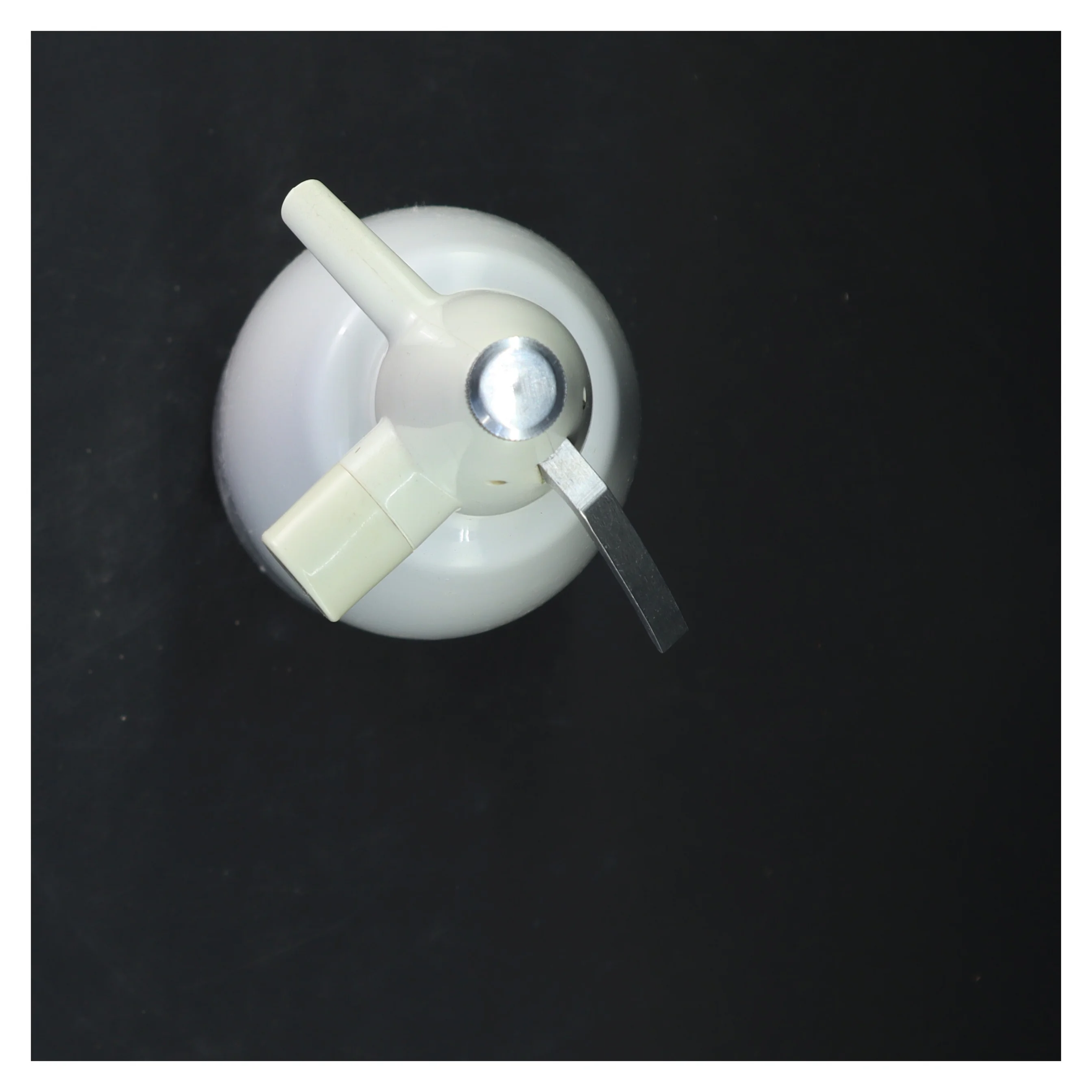 Hvid sodavandsmaskine/Sifon (str. 32x10 cm)