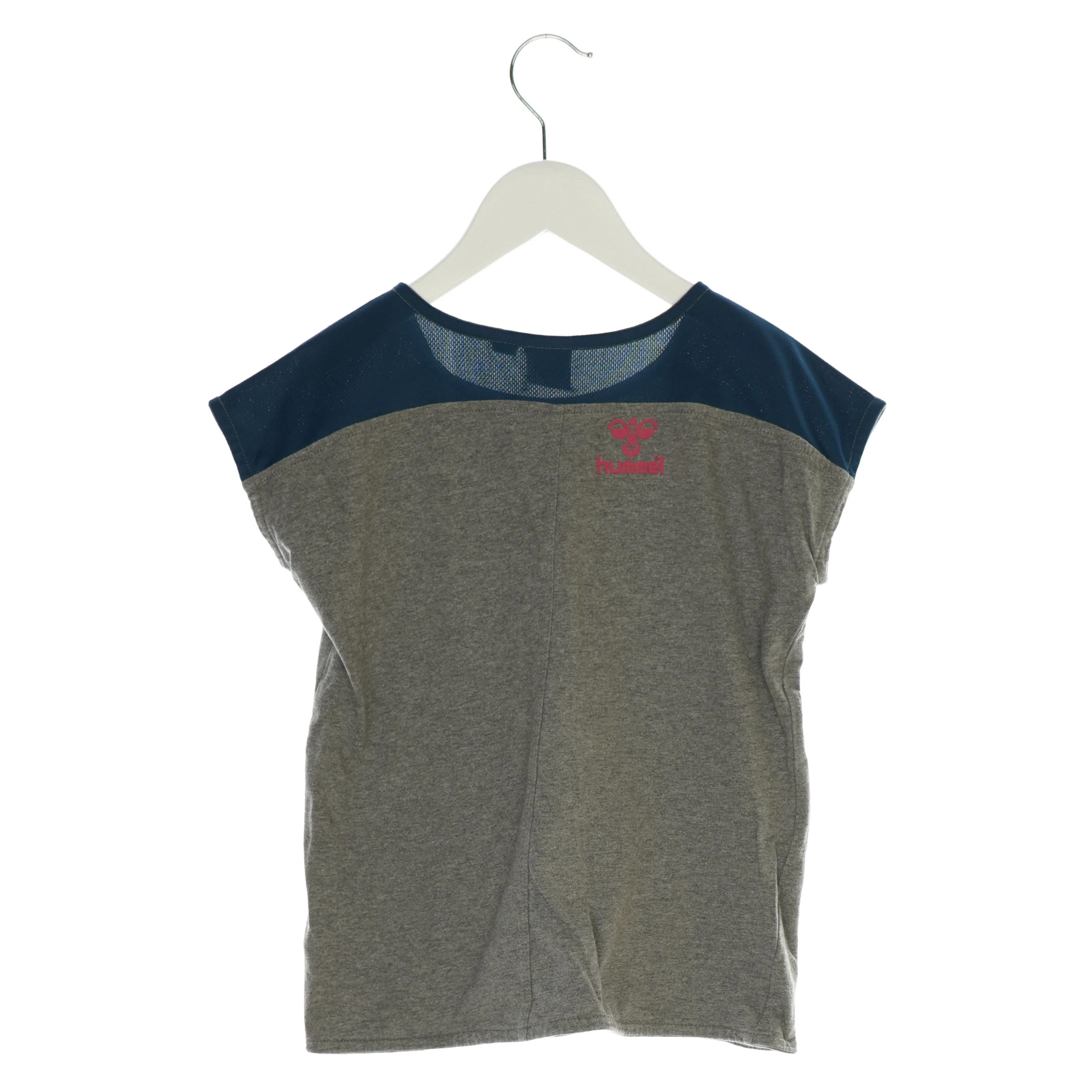 Bluse fra Hummel (str. 8 år)