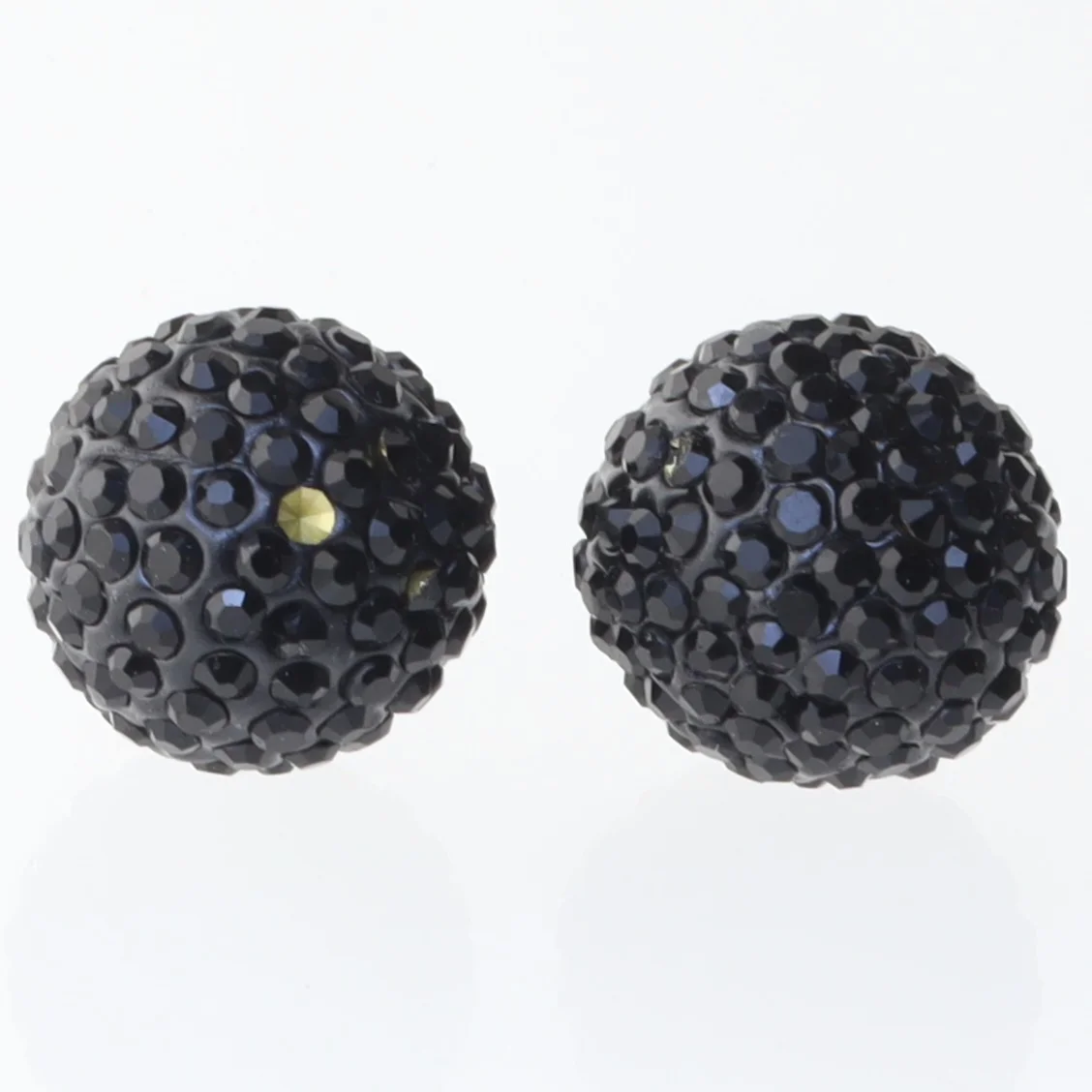 Øreringe med sorte kugler (str. 35 mm)