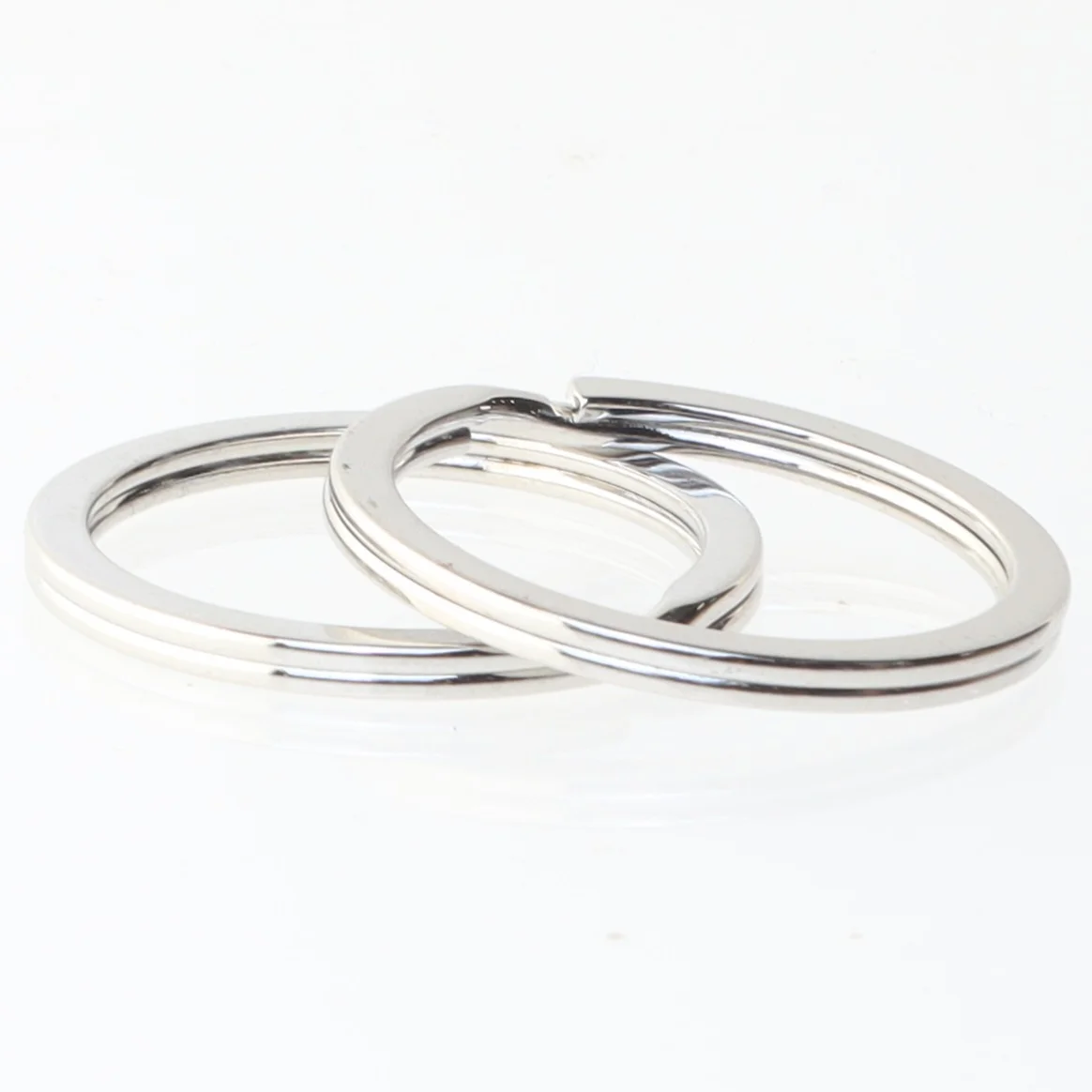 Nøgleringe i metal (str. Ø 3,5 cm)