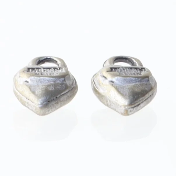 Hjerteformede vedhæng fra DYRBERG KERN (str. 1,5 cm)