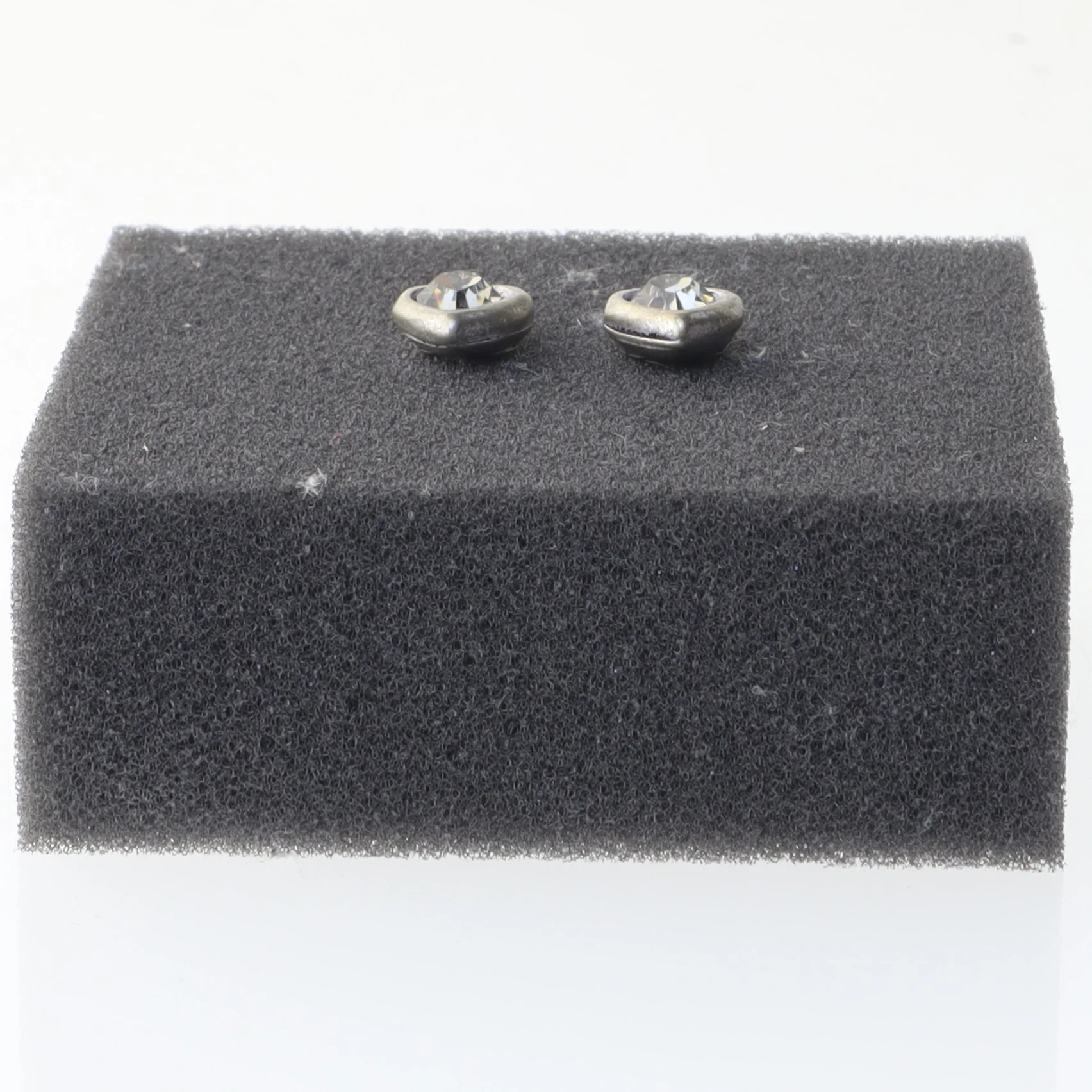 Hjerteformede vedhæng fra DYRBERG KERN (str. 1,5 cm)