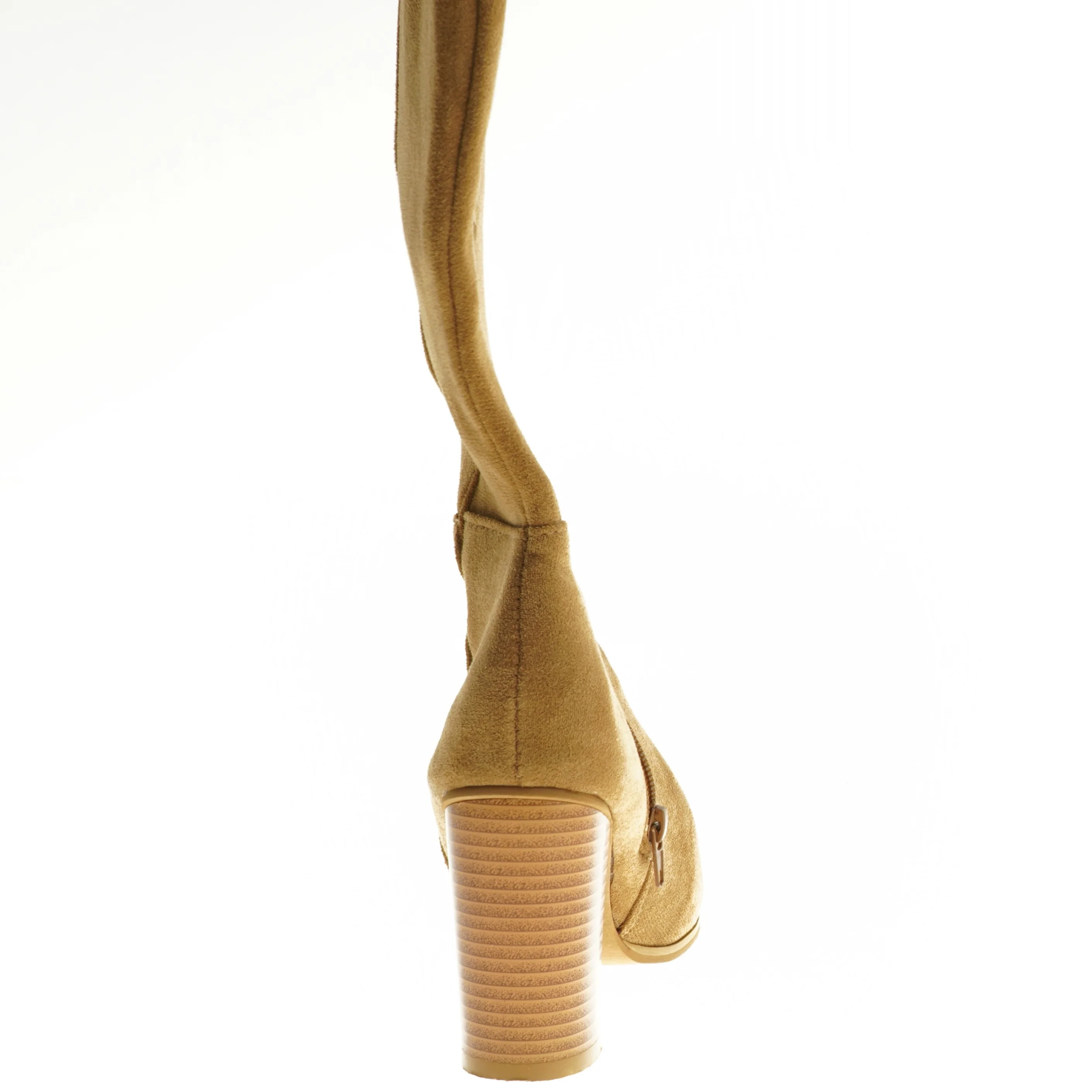 Helt nye støvler med høj hæl . 